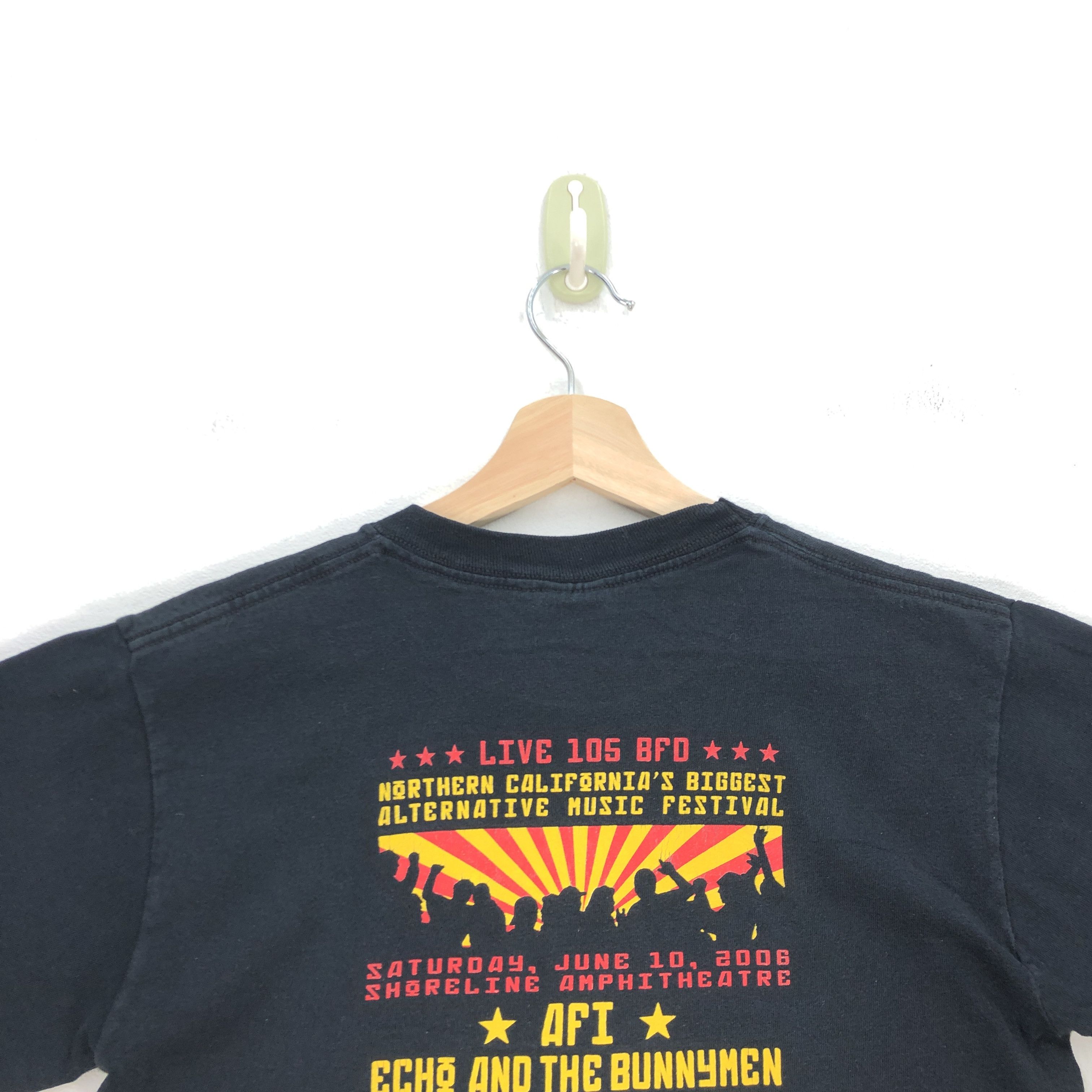 Vintage Vintage Live 105 BFS Music Festival T Shirt Tour Tee Size S / US 4 / IT 40 - 5 Thumbnail