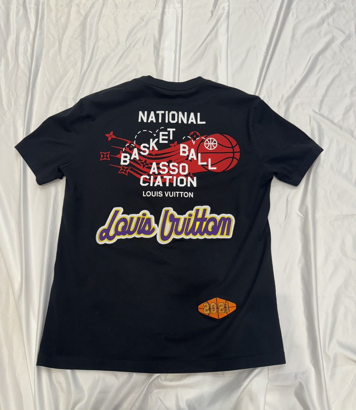 Louis Vuitton × NBA Louis Vuitton x NBA Multi-Logo T-Shirt XL Size US XL / EU 56 / 4 - 2 Thumbnail