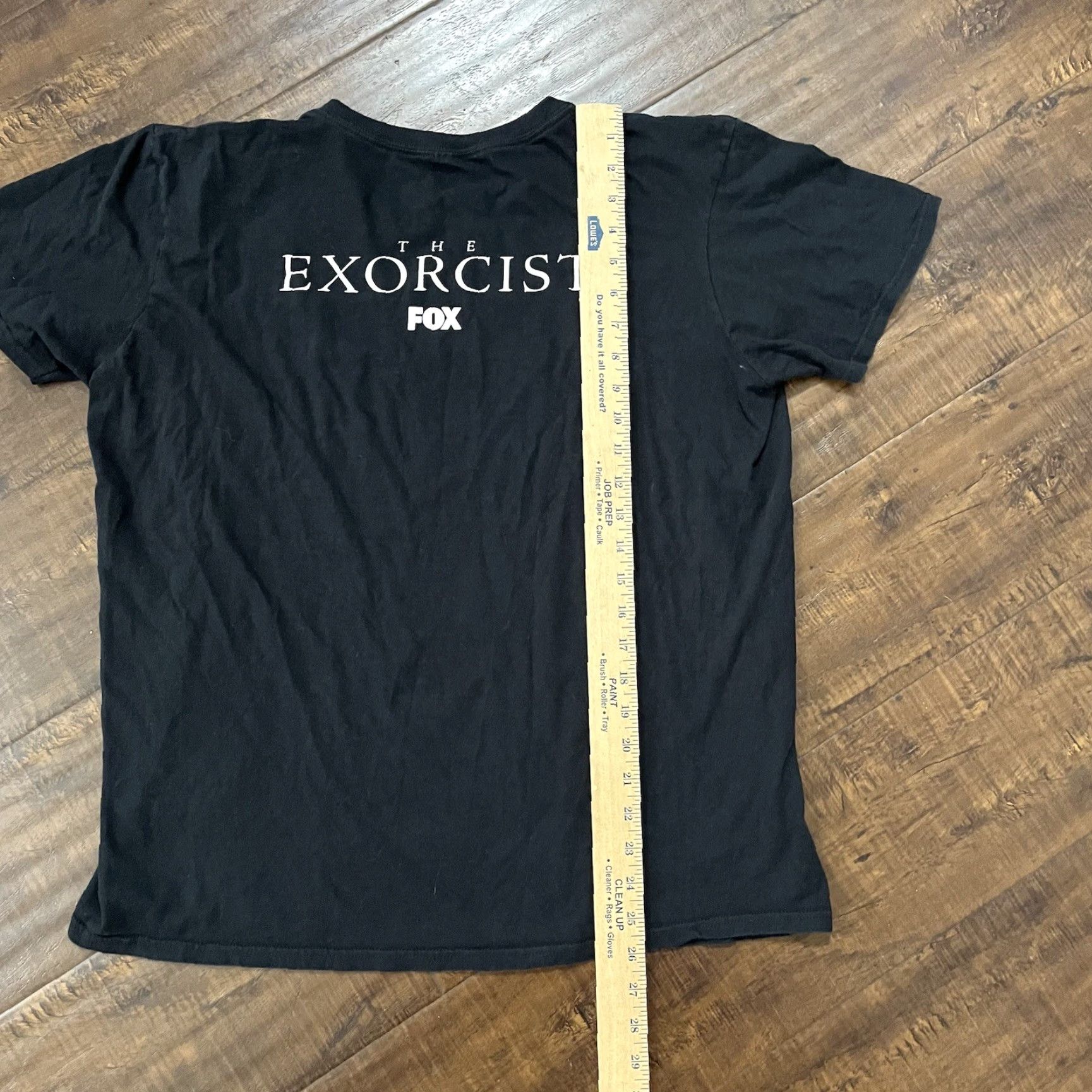 Gildan The Exorcist 2016 Fox TV Movie Promo T-Shirt Priest Collar Mens Large Horror Size US L / EU 52-54 / 3 - 6 Thumbnail