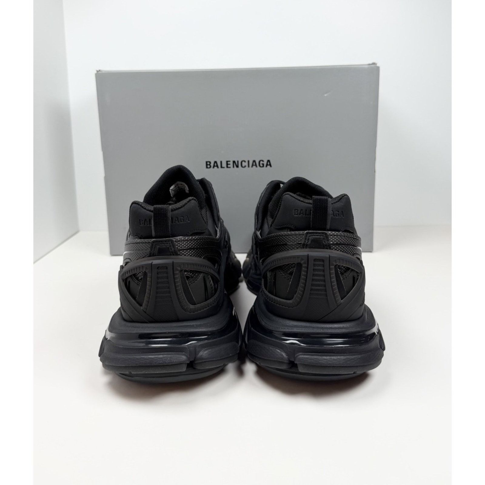 Balenciaga Size 47EU/14US - Balenciaga Track.2 Triple Black NEW Size US 14 / EU 47 - 5 Thumbnail