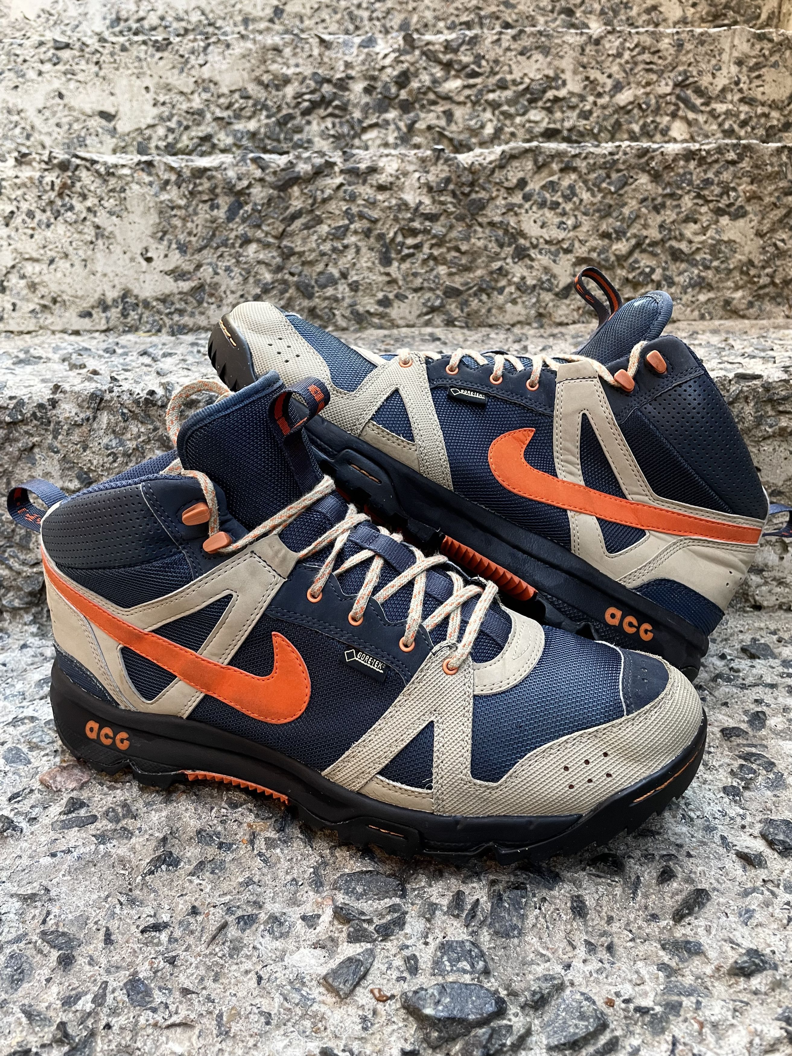 Nike ACG GORE-TEX ブラック グローブ　М 国内2月4日発売予定】ナイキ ACG マウンテン フライ ロー GTX SE