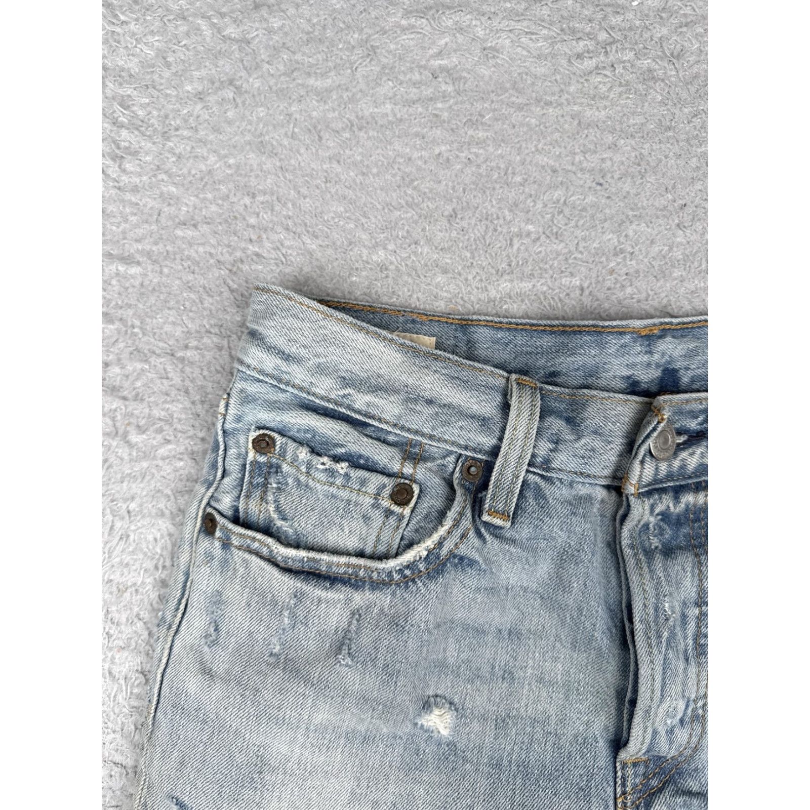 Levi's Levi's Premium 501 Short Women 26 Light Wash Button Fly Distressed Raw Hem Big E Size 26" / US 2 / IT 38 - 4 Thumbnail