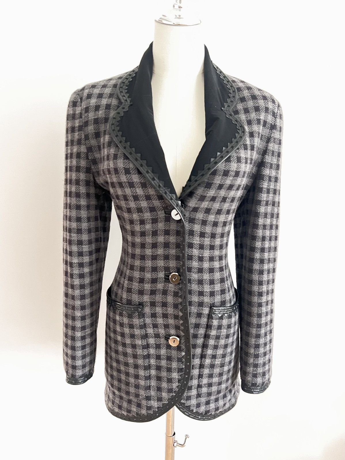 Gianfranco Ferre Gianfranco Ferré Vintage 1990s Checked Blazer – Size S Size XS / US 0-2 / IT 36-38 - 4 Thumbnail