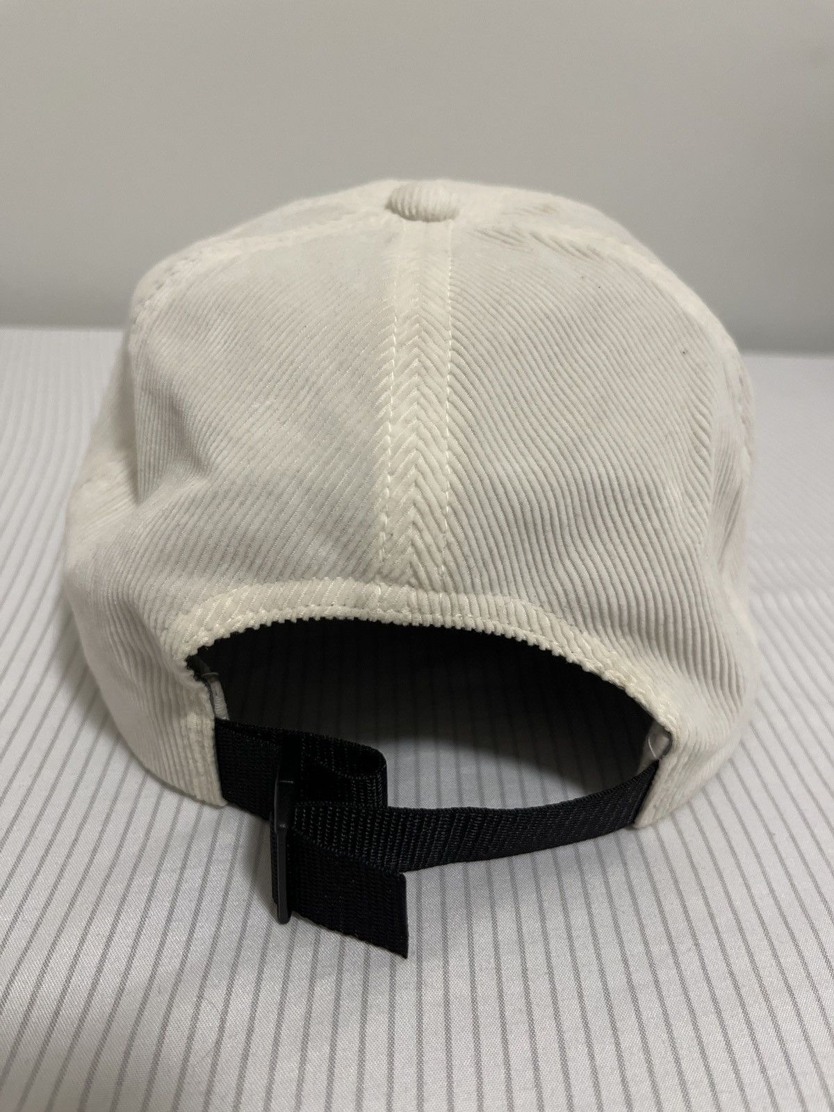 Goretex × Supreme Supreme Classic Logo Corduroy Camp Hat White Gore-Tex Size ONE SIZE - 3 Thumbnail
