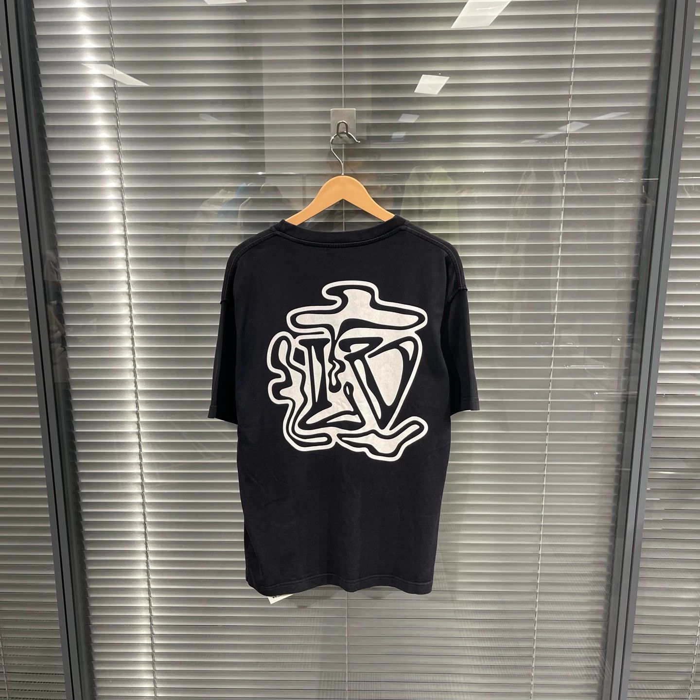 Louis Vuitton LV Smoke SS Tee L 98 New Size US L / EU 52-54 / 3 - 2 Thumbnail