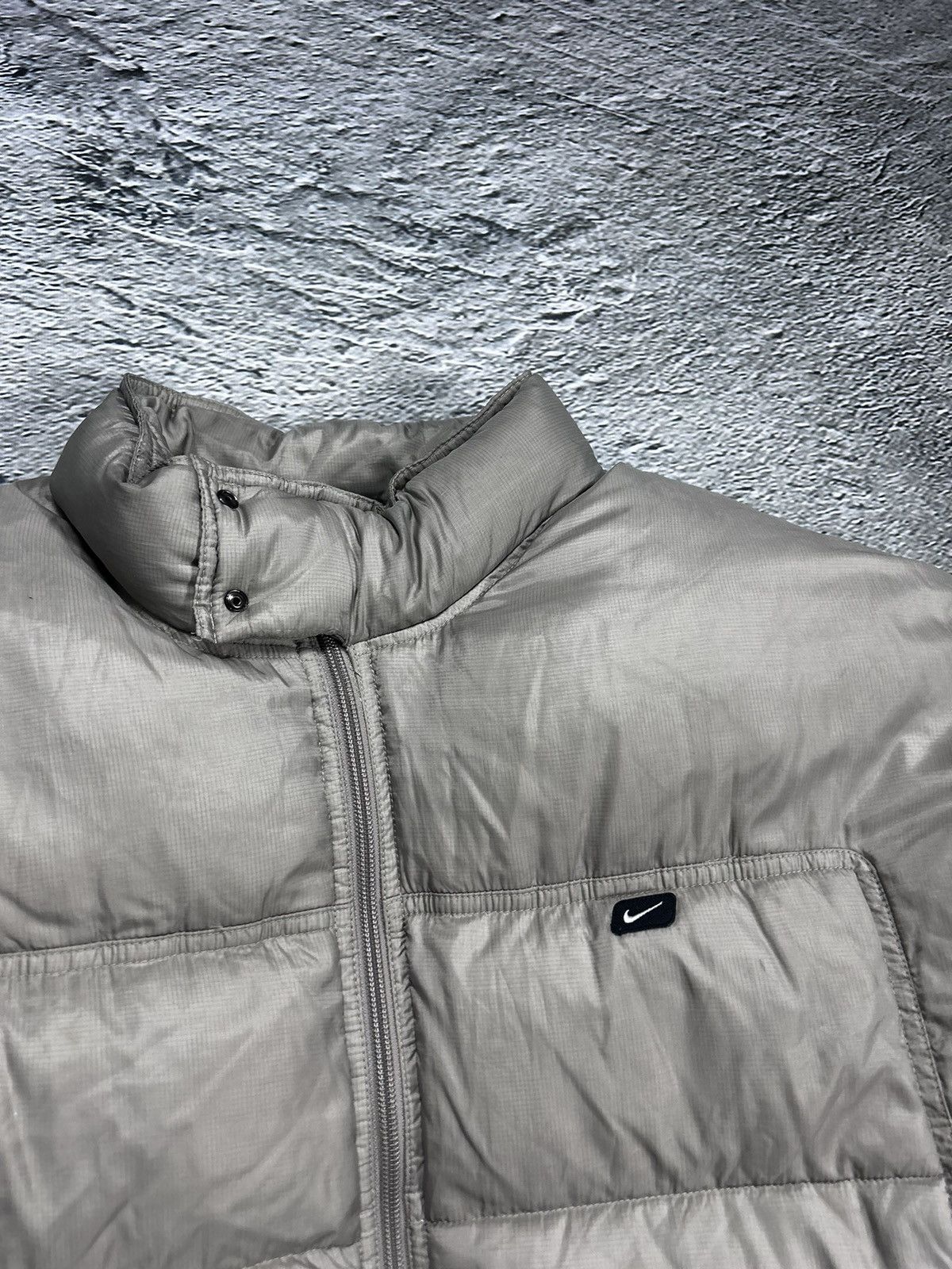 Nike puffer jacket vintage beige small logo 2000s