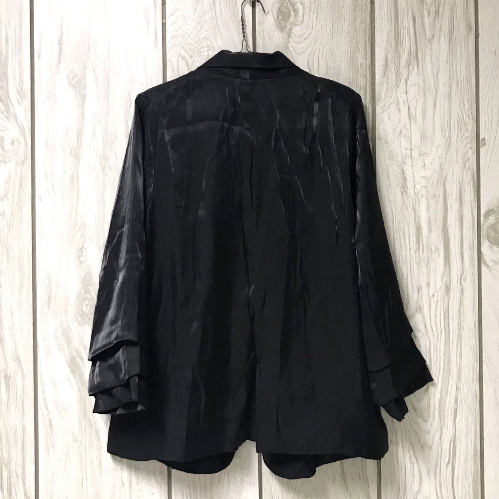 Vintage VINTAGE? No. JODIFL Blazer Women Black Satin One-Button Ruffled Long Sleeve Jacket L Size L / US 10 / IT 46 - 2 Thumbnail