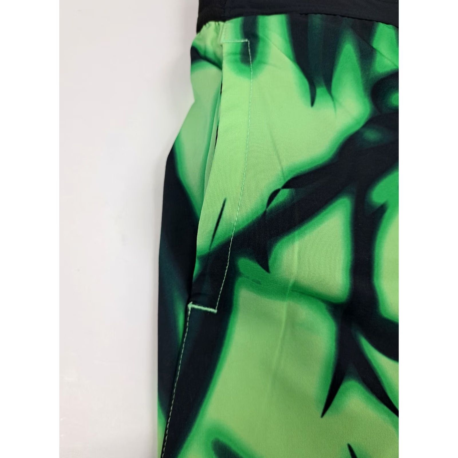 Under Armour Under Armour Womens Athletic Shorts Lined Quick Dry Green/Black Animal Print Pockets 7in Inseam M Medium Size 32" / US 10 / IT 46 - 7 Thumbnail