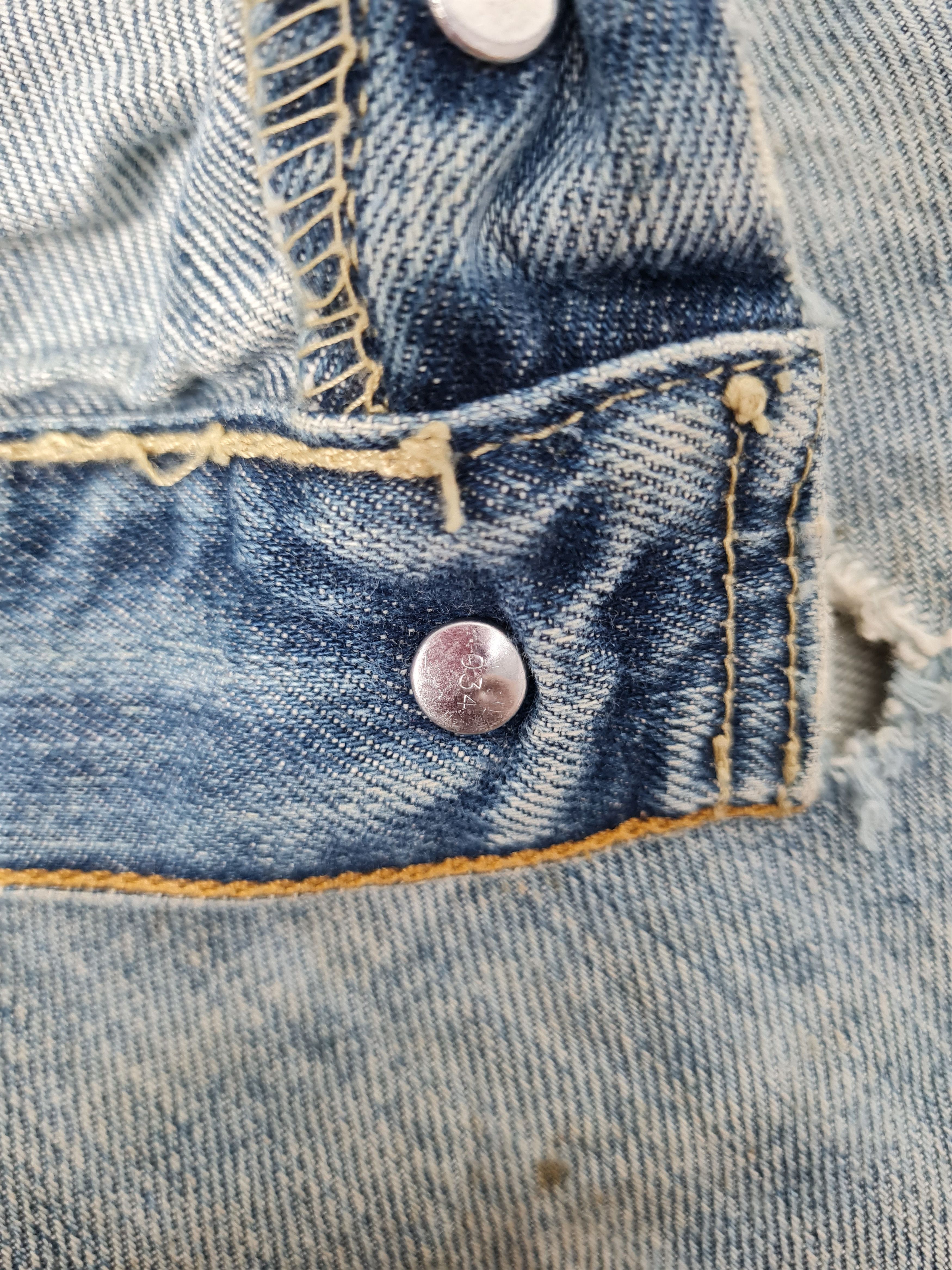 Levi's Vtg LEVIS 501 Distressed Faded Worn Jeans L0380 Size 34X29 Size US 34 / EU 50 - 14 Thumbnail