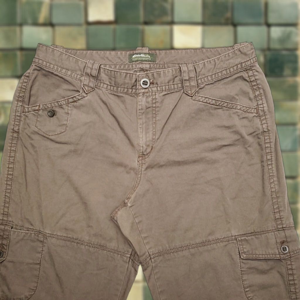 Eddie Bauer VINTAGE Eddie Bauer Pants Women 16 Green Cargo Capri Flat Front Lightweight Outdoor Gorp Size 38" / US 16 / IT 52 - 1 Thumbnail