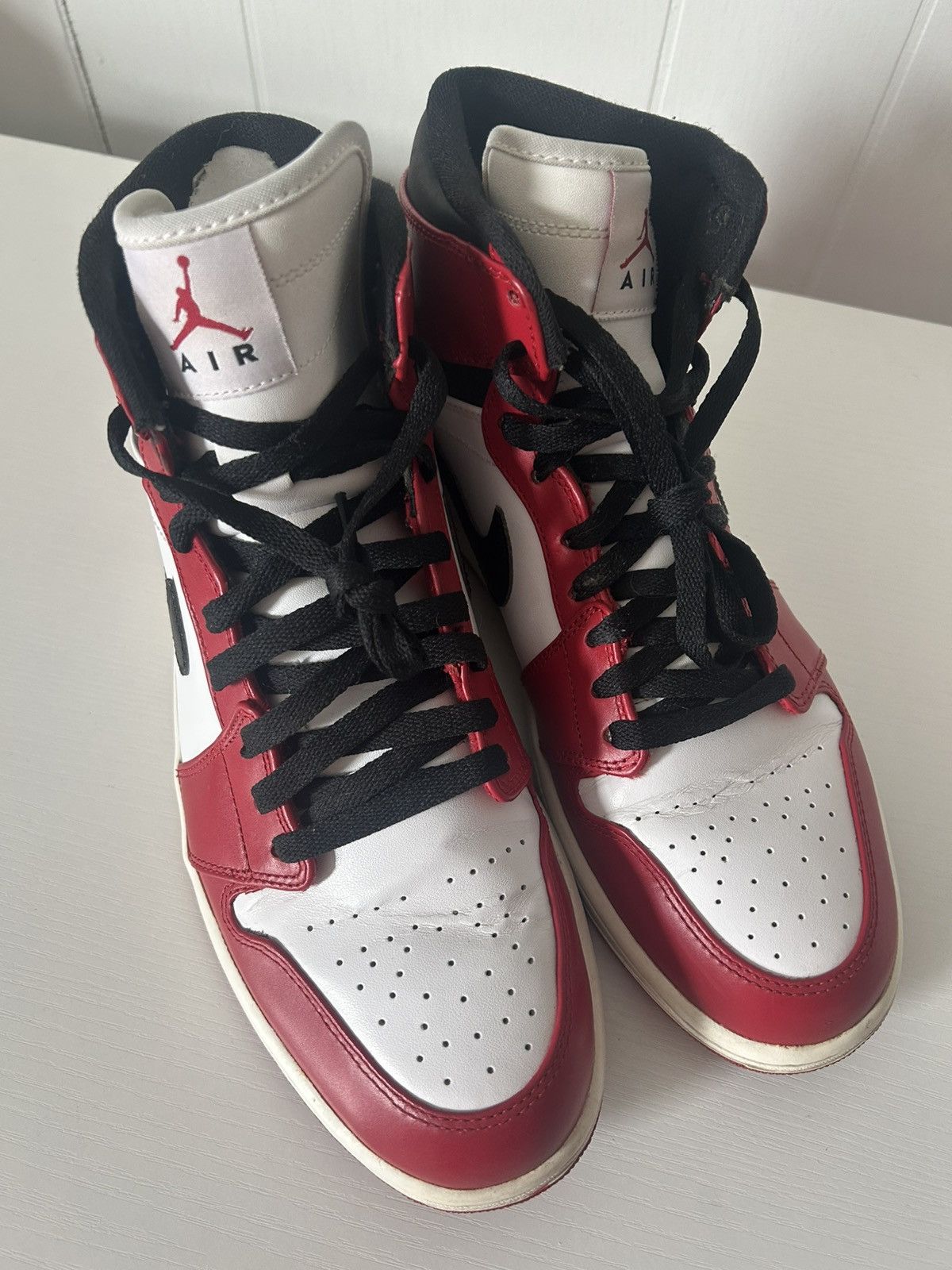 Jordan Brand Air Jordan 1 Retro Chicago 2013 Size US 10 / EU 43 - 5 Thumbnail