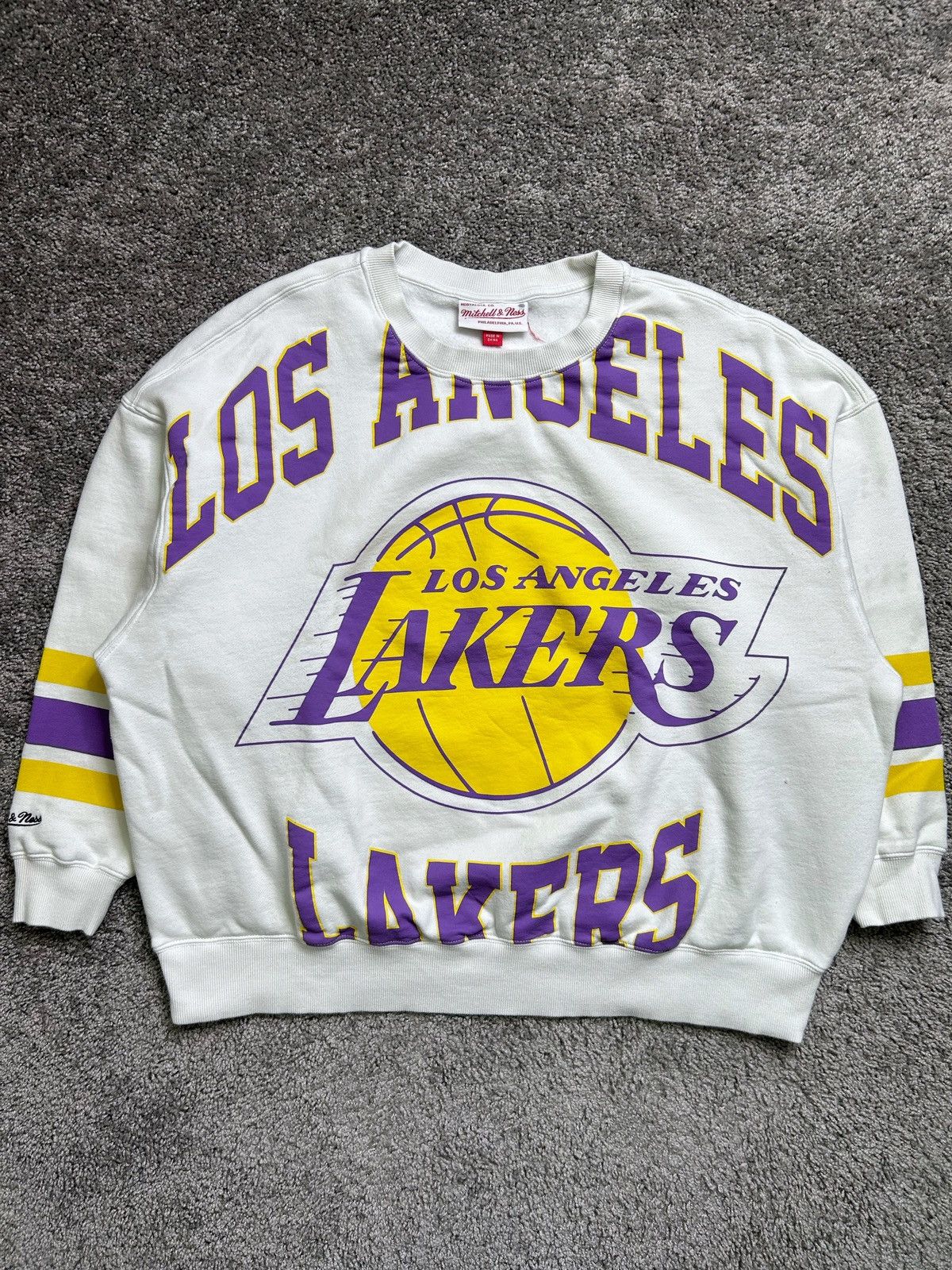 Mitchell & Ness × NBA × Vintage Y2K Mitchell and Ness Los Angeles Lakers Crewneck Size US S / EU 44-46 / 1 - 1 Thumbnail
