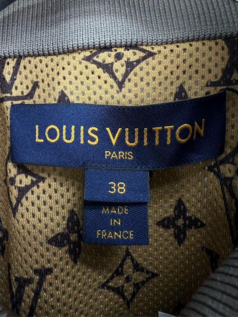 Louis Vuitton Louis Vuitton Gold presbyopic full LOGO jacket Size XS / US 0-2 / IT 36-38 - 3 Thumbnail