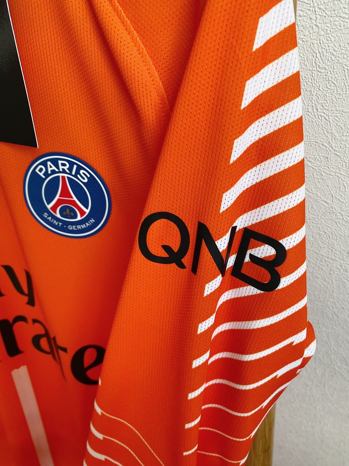 Nike BNWT NIKE PSG 2017/2018 Player GK Football Shirt Jersey Size US L / EU 52-54 / 3 - 13 Thumbnail