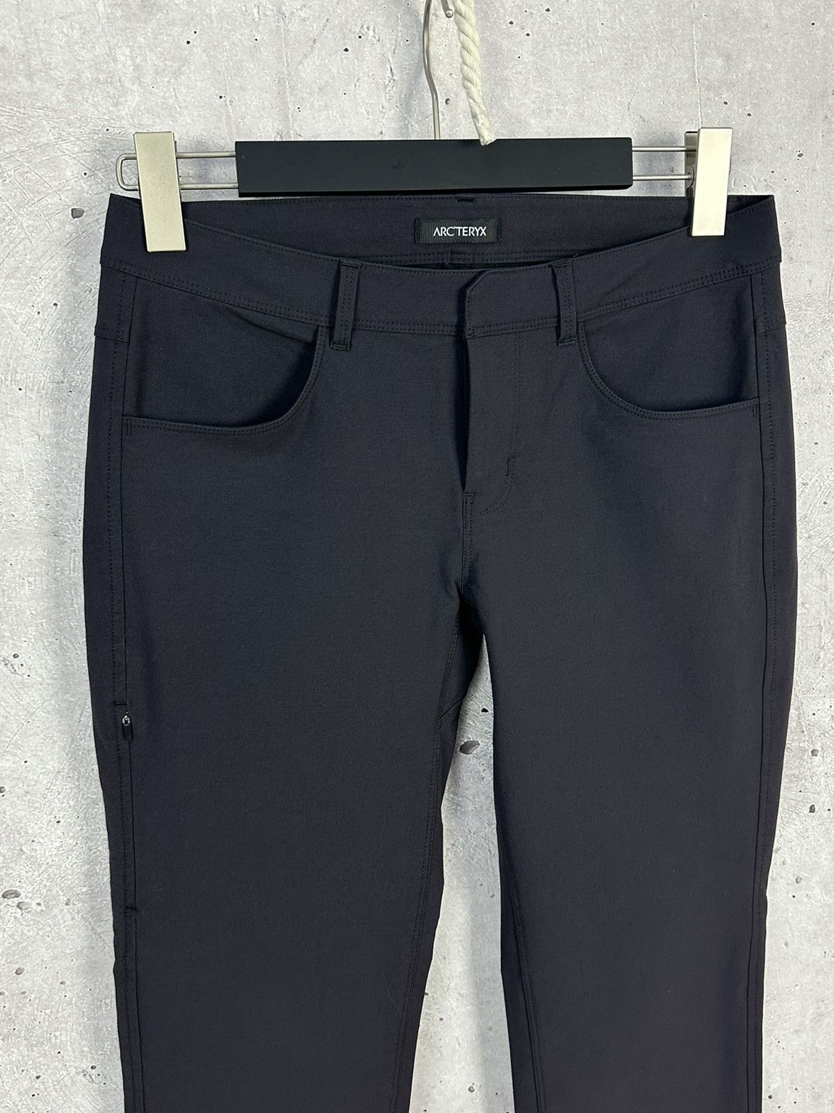 Arc'teryx Arc’teryx Eggplant Zip Pocket Women’s Basic Pants Size 28" / US 6 / IT 42 - 2 Thumbnail