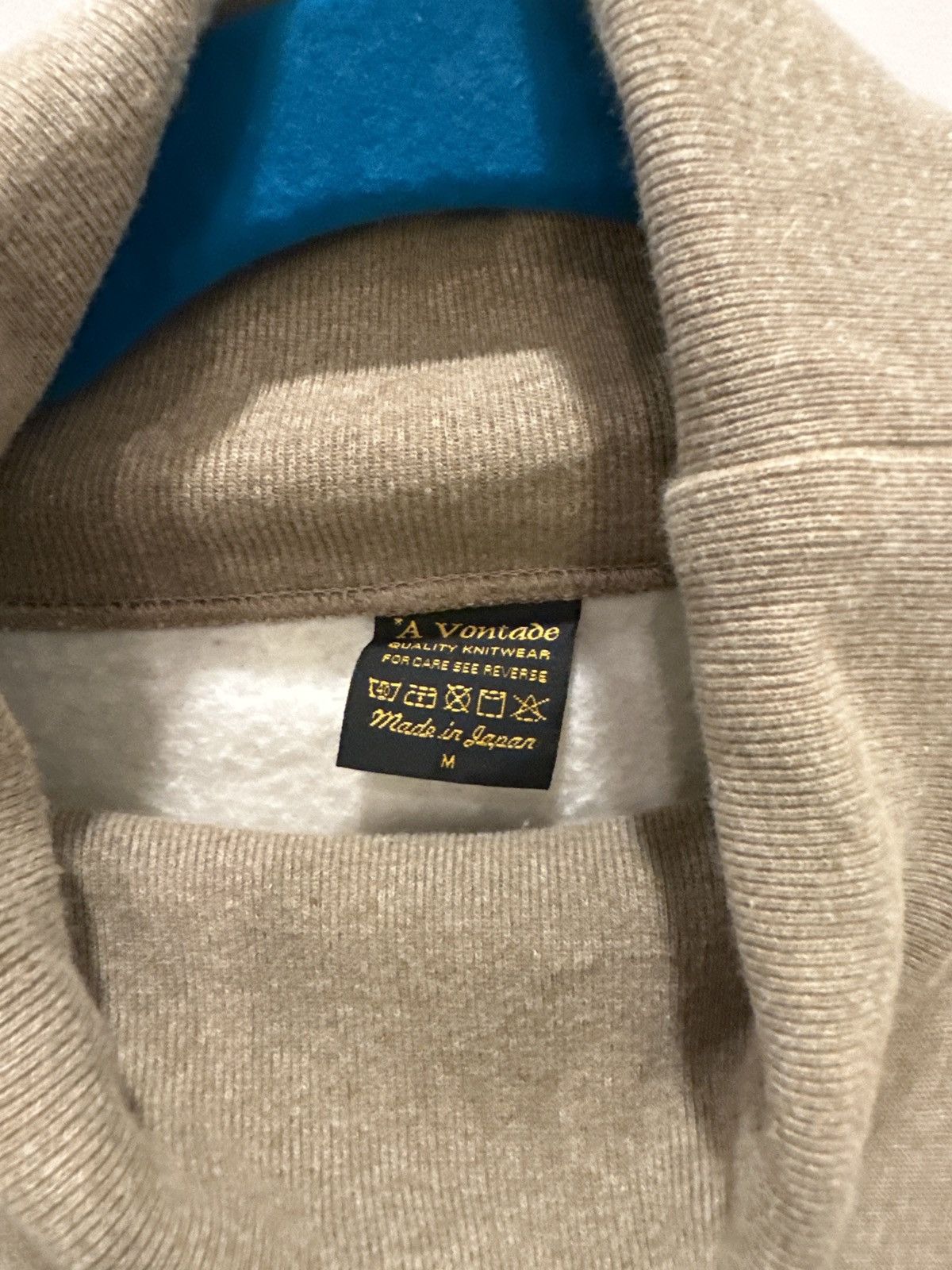 *A VONTADE A VONTADE - Turtle Neck Sweatshirt L/S Men’s Medium Size US M / EU 48-50 / 2 - 3 Thumbnail
