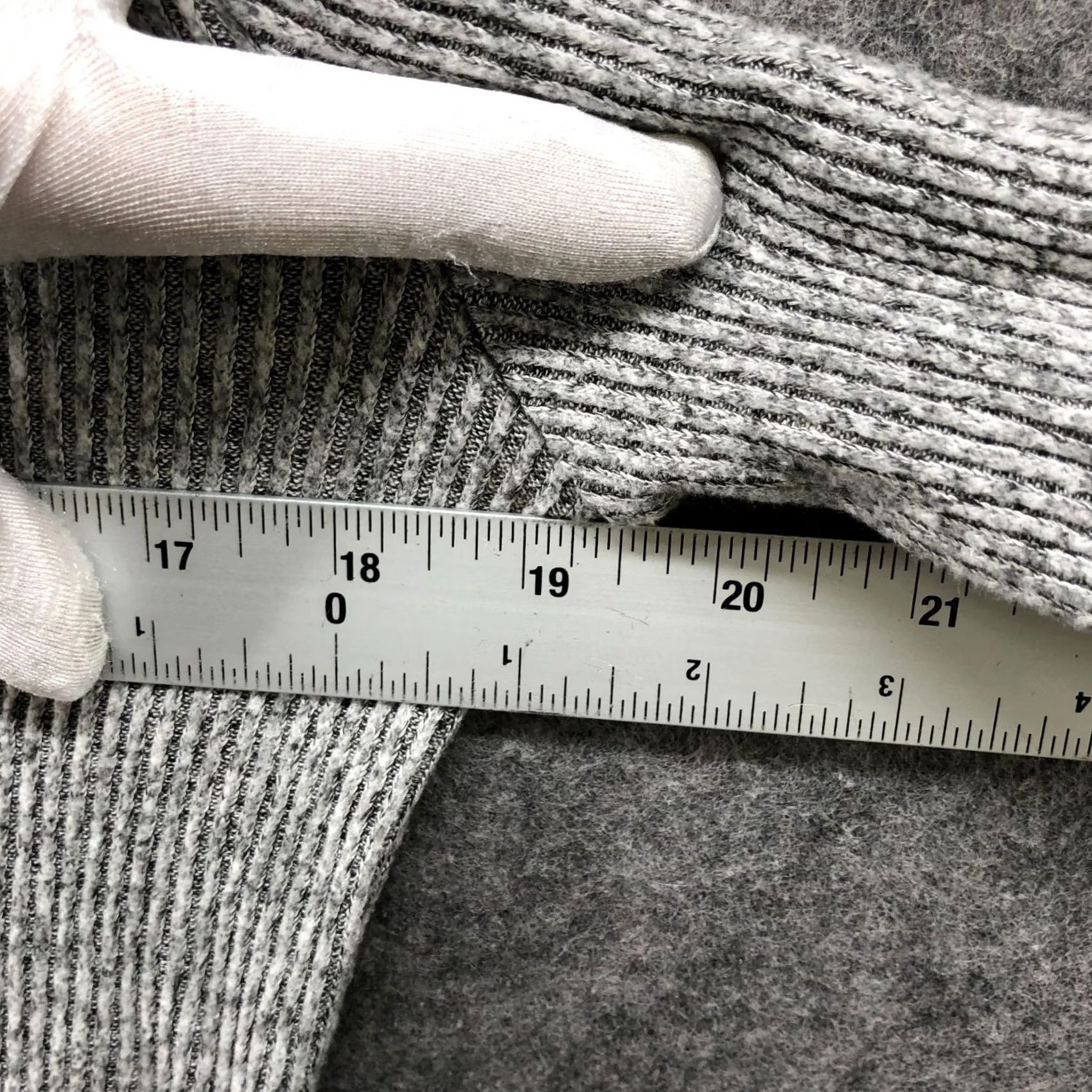 Zara Zara T-Shirt Womens S Cropped Ribbed Gray Long Sleeve Crewneck Stretchy Shirt Size S / US 4 / IT 40 - 7 Thumbnail