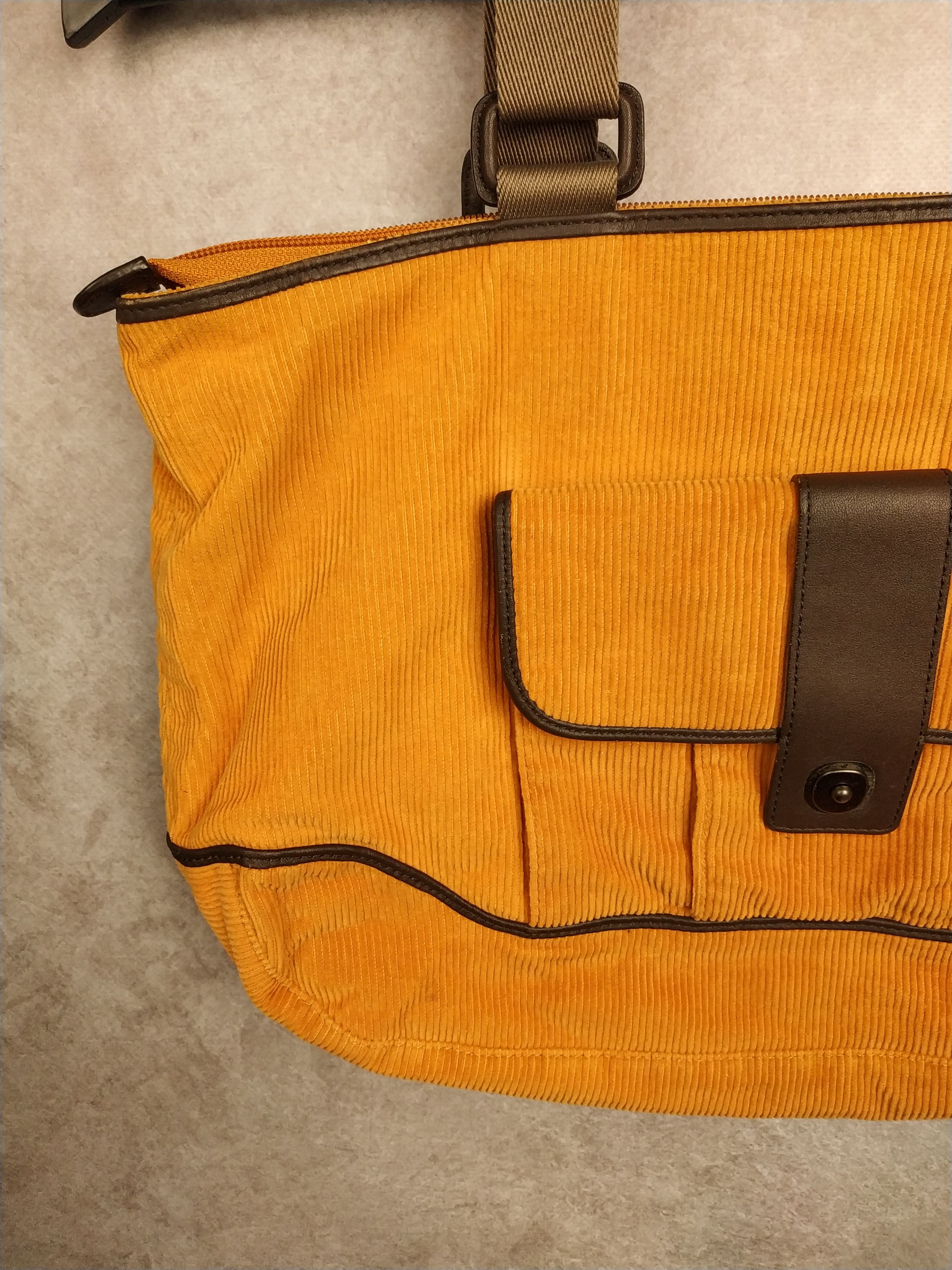 Lacoste Vintage LACOSTE BAG hobo Orange Corduroy Size ONE SIZE - 3 Thumbnail
