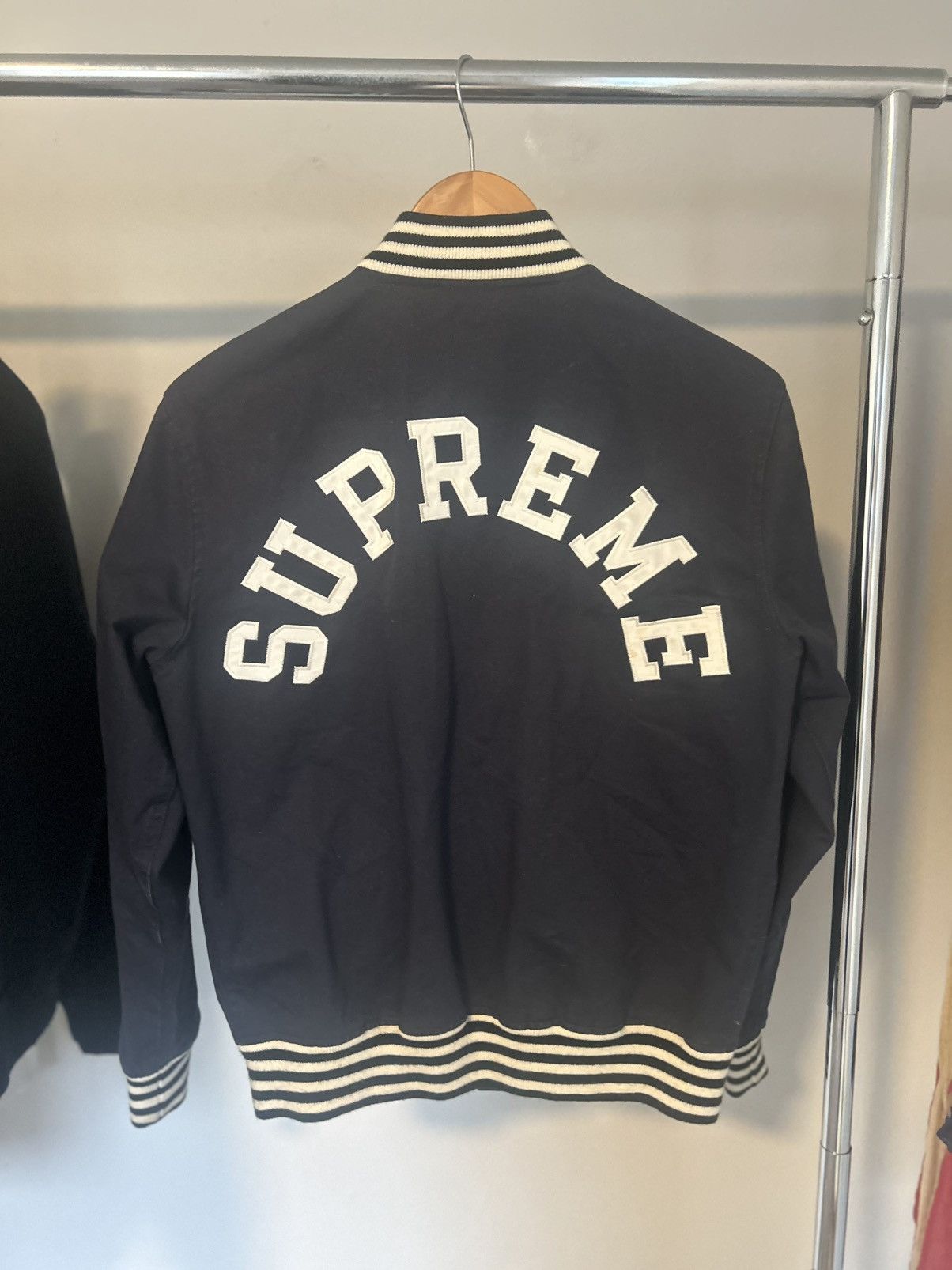 Supreme Supreme bulldog varcity Size US S / EU 44-46 / 1 - 3 Thumbnail