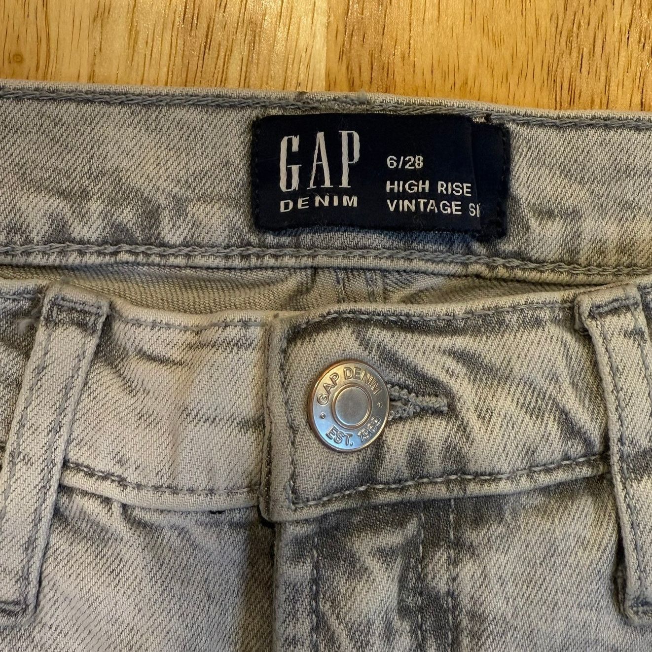 Gap Gap High Rise Vintage Slim 6/28 Gray Distressed Size 28" / US 6 / IT 42 - 3 Thumbnail