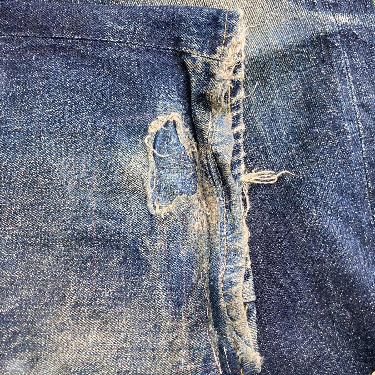 Denime VINTAGE DENIME SELVEDGE BUCKLE BACK DISTRESSED JEANS Size US 29 - 15 Thumbnail