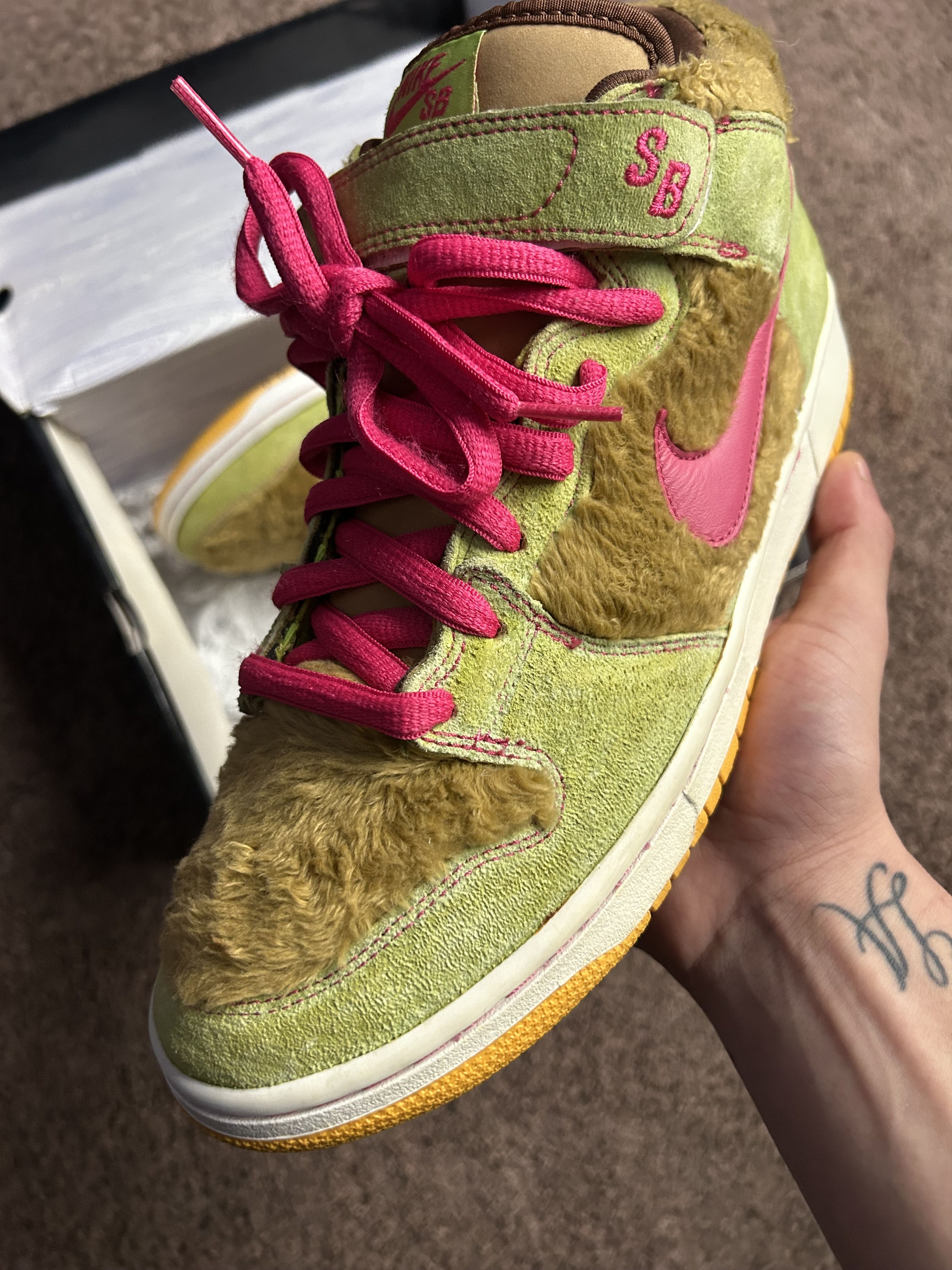 Nike SB Size 9.5 — Nike Dunk Mid Premium SB 'Mama Bear' Size US 9.5 / EU 42-43 - 6 Thumbnail