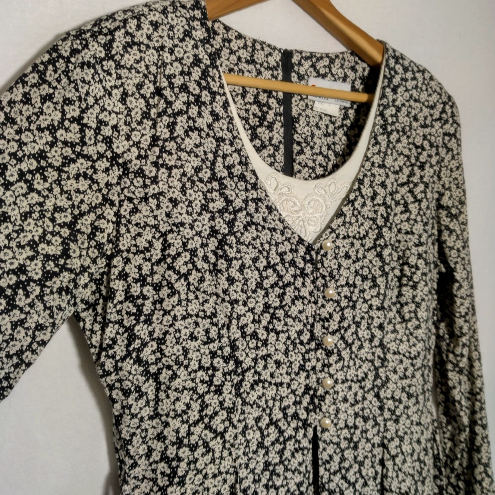 Vintage VINTAGE Just Choon Dress Shirt Adult 9 Black White 90s Tiered Midi Long Sleeve Back Zipper Belted/Gathered Womens Size M / US 6-8 / IT 42-44 - 4 Thumbnail