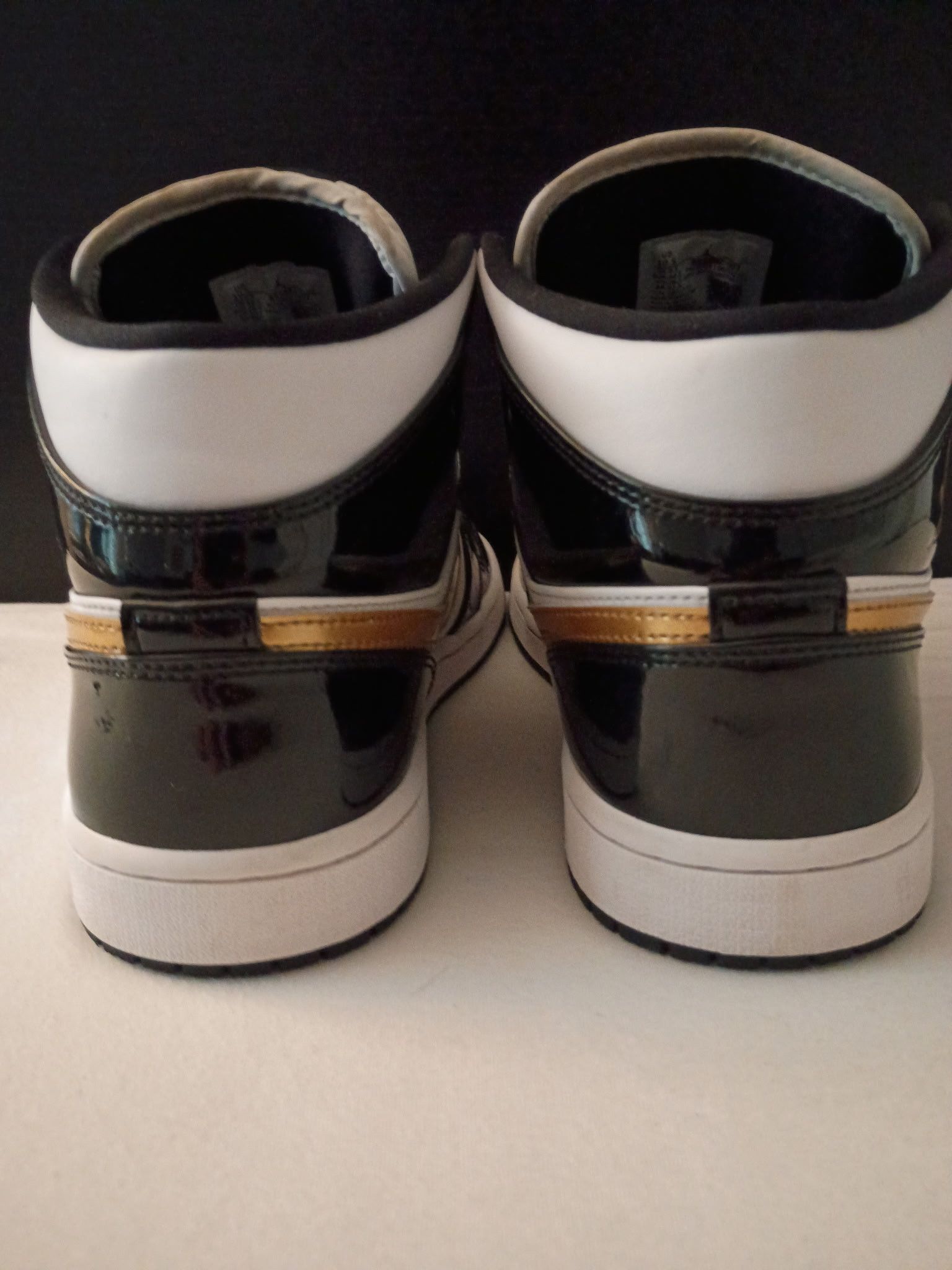 Nike jordan 1 mid se metalic gold. Size US 10.5 / EU 43-44 - 3 Thumbnail