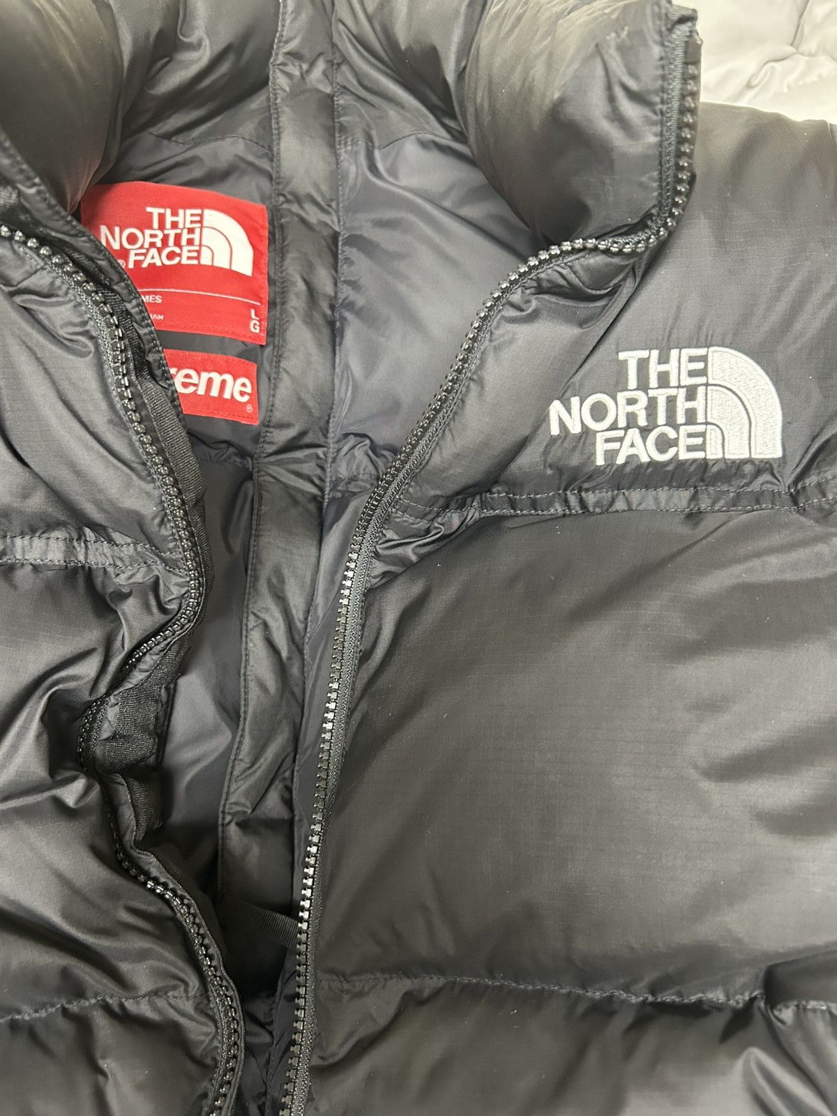 Supreme × The North Face Split Nuptse Puffer Jacket Size US L / EU 52-54 / 3 - 10 Thumbnail