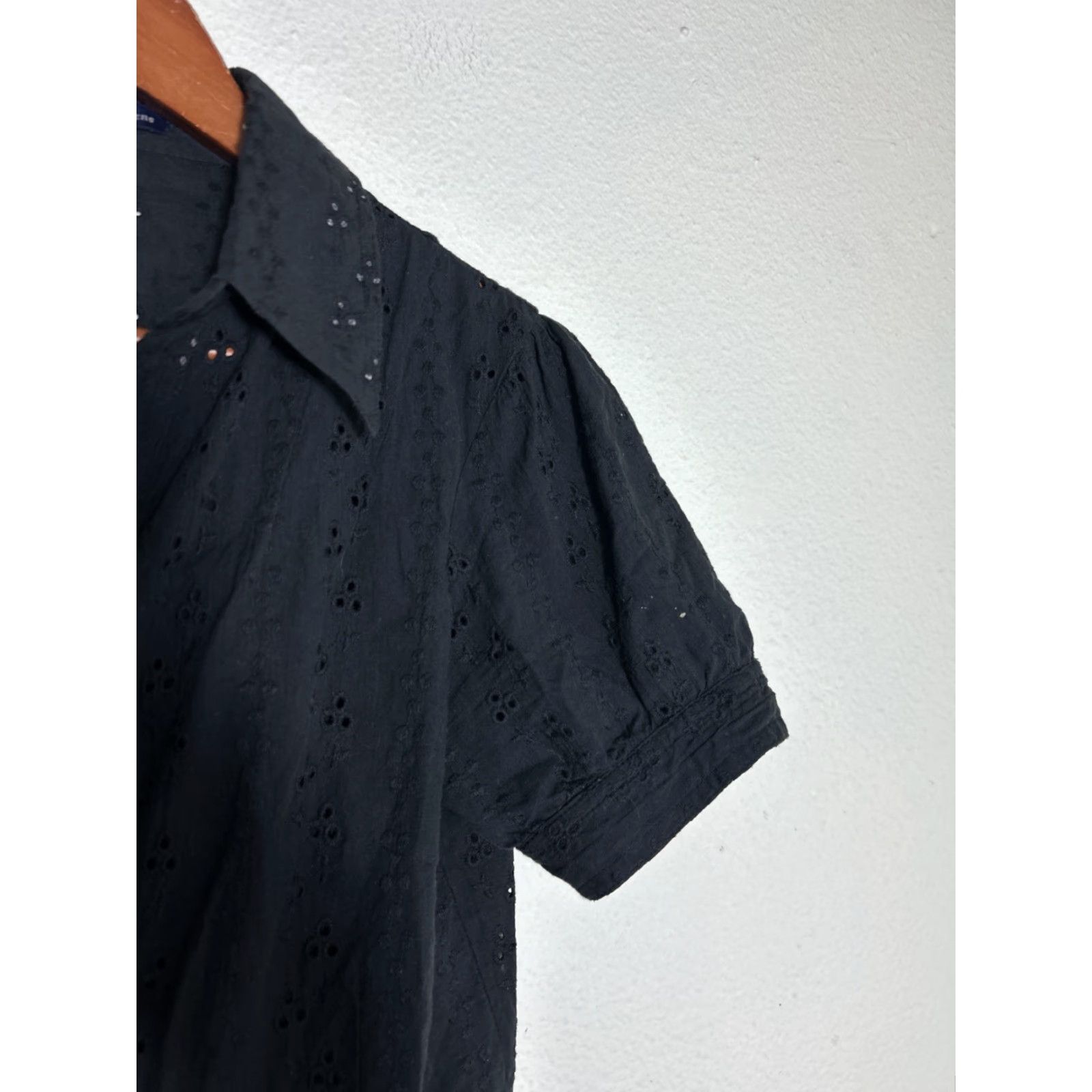 Vintage Zenana Outfitters Womens Large Button Up Top Embroidered Black Eyelet SS Cotton Shirt Size L / US 10 / IT 46 - 4 Thumbnail