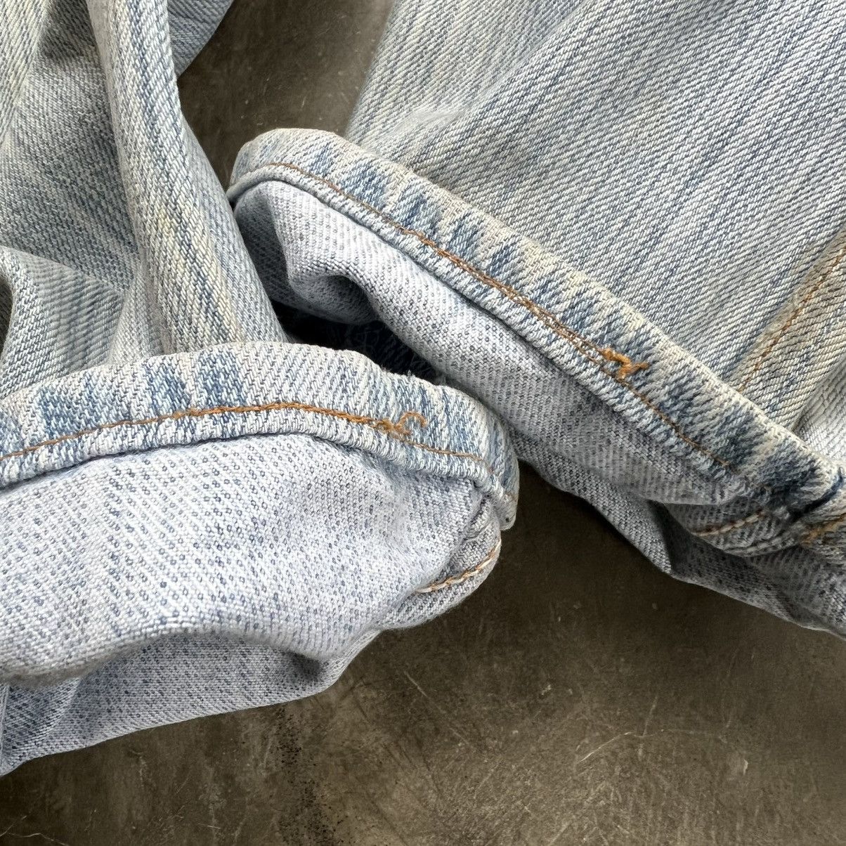 Levi's Vintage Levi’s Light Wash Fade Straight Fit Jeans Size US 27 - 8 Thumbnail