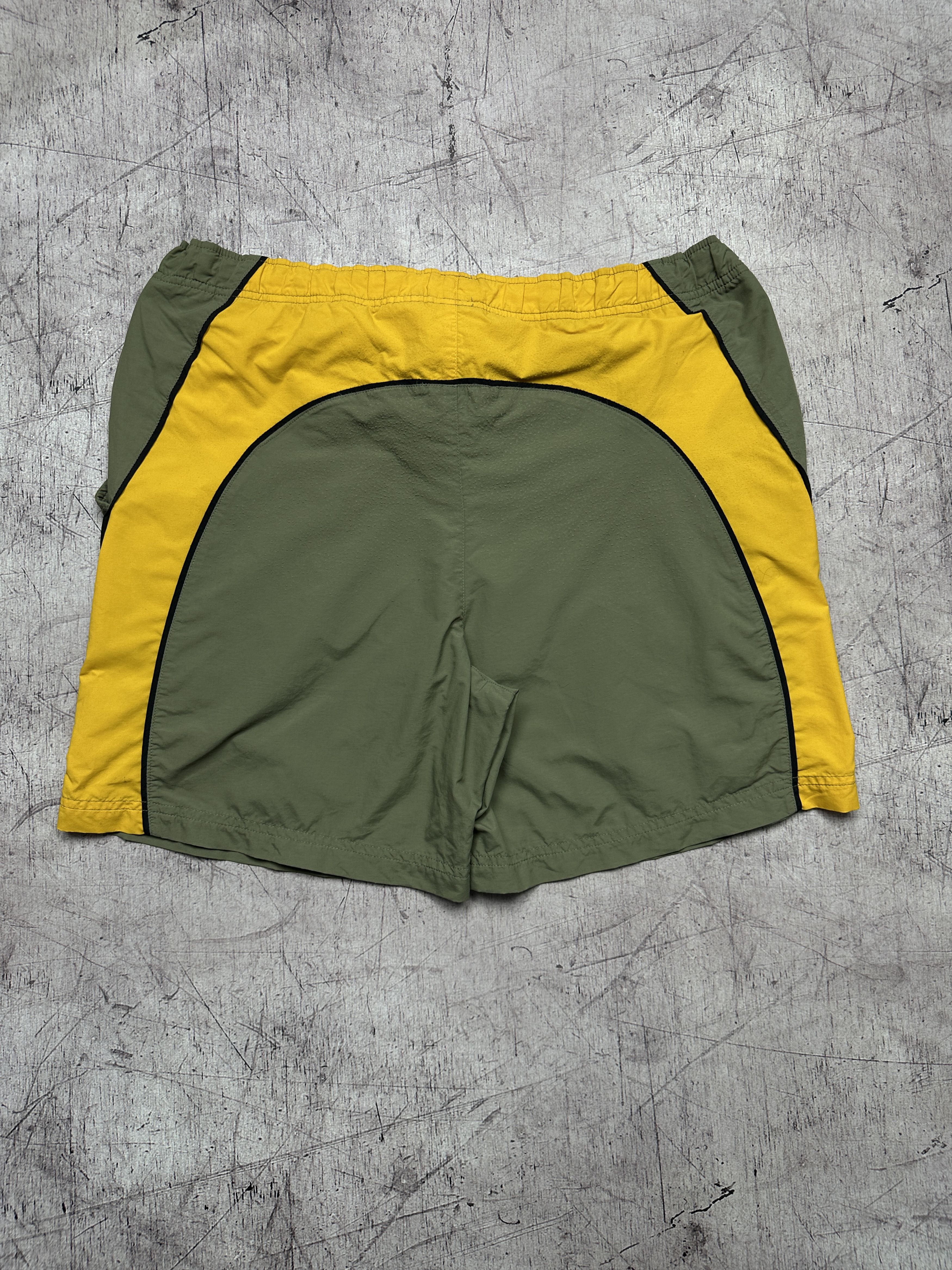 Nike Nike Vintage Mens Nylon Swimming Shorts Size US 34 / EU 50 - 8 Thumbnail