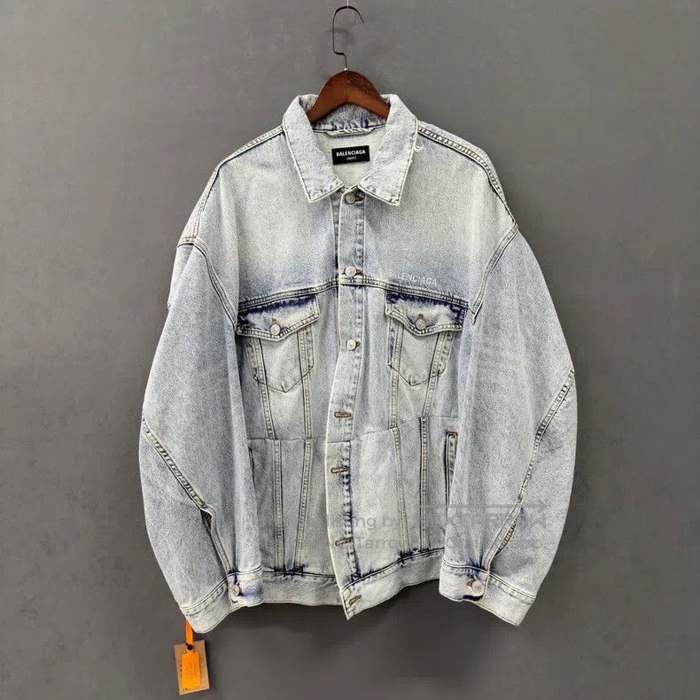 Balenciaga Balenciaga Water-washed Embroidered Logo Denim Jacket Size US L / EU 52-54 / 3 - 1 Thumbnail