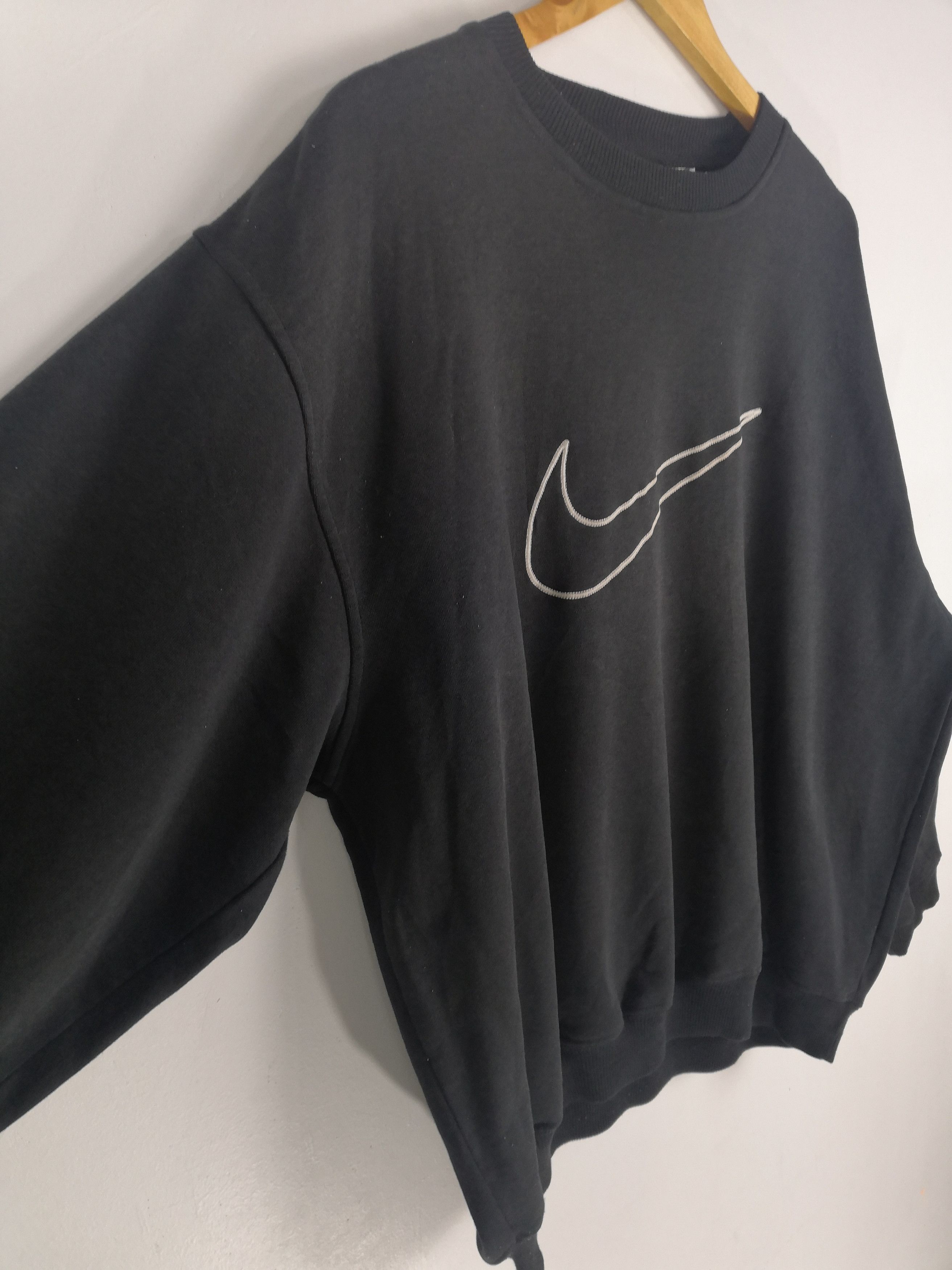 Nike Vintage 90s Nike Sweatshirt Big Logo Embroidery Sweater Size US L / EU 52-54 / 3 - 4 Thumbnail