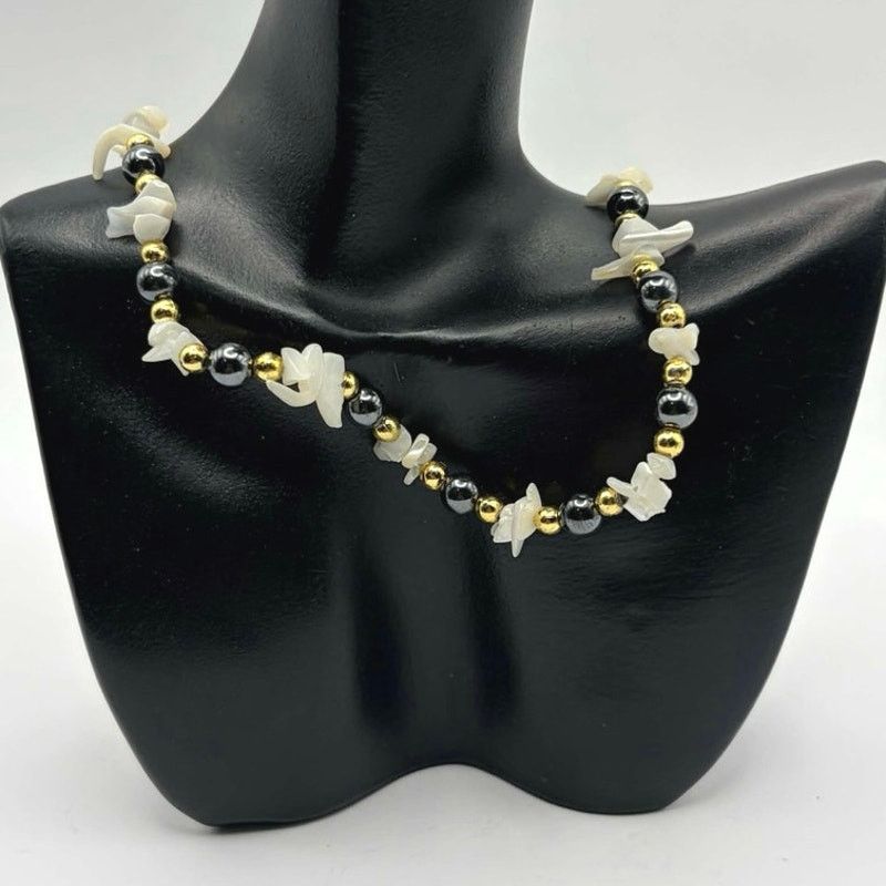 Other Gold & White Beaded Necklace Size ONE SIZE - 1 Thumbnail