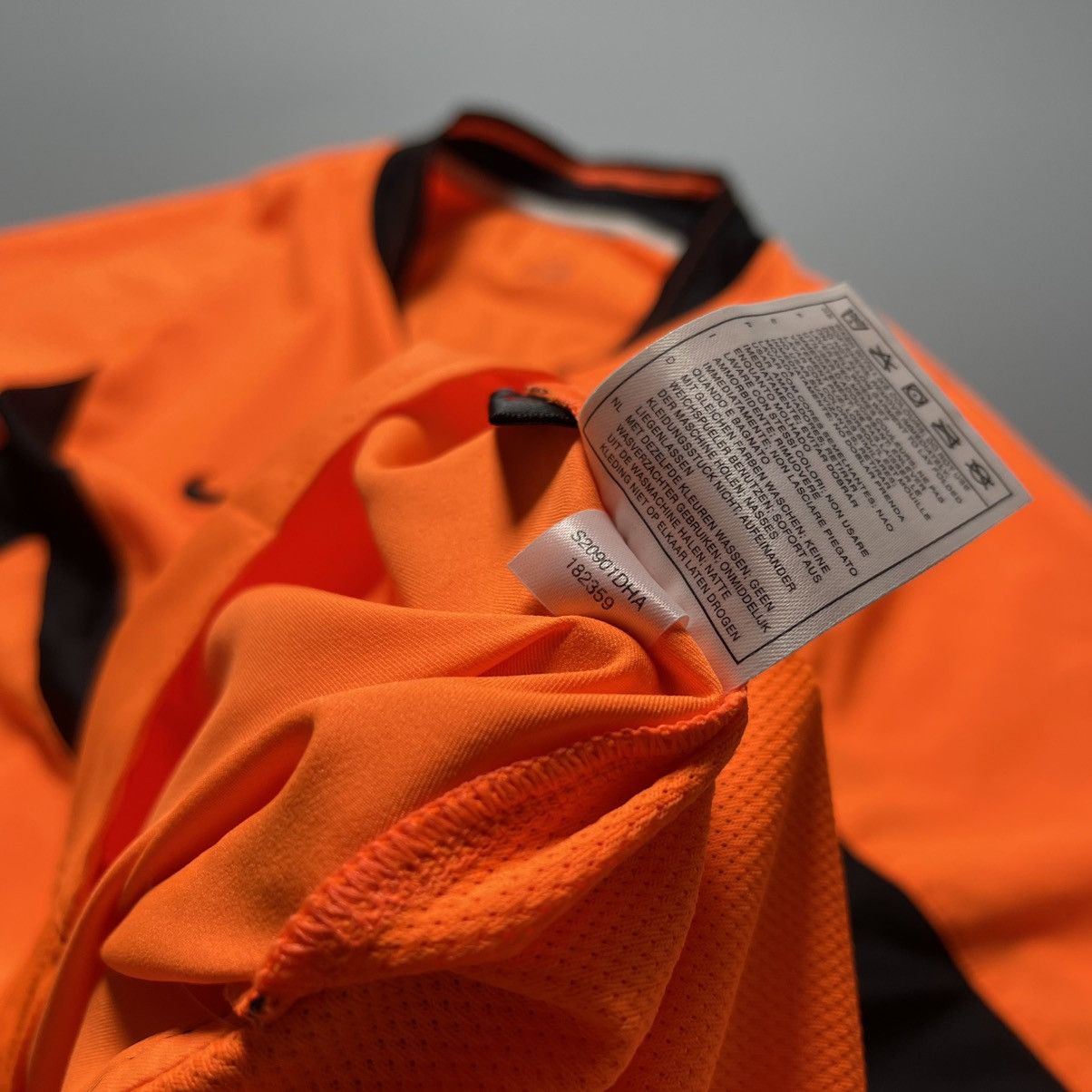 Nike NETHERLANDS NIKE 2002/2004 FOOTBALL HOME JERSEY #10 BERGKAMP Size US XXL / EU 58 / 5 - 10 Thumbnail