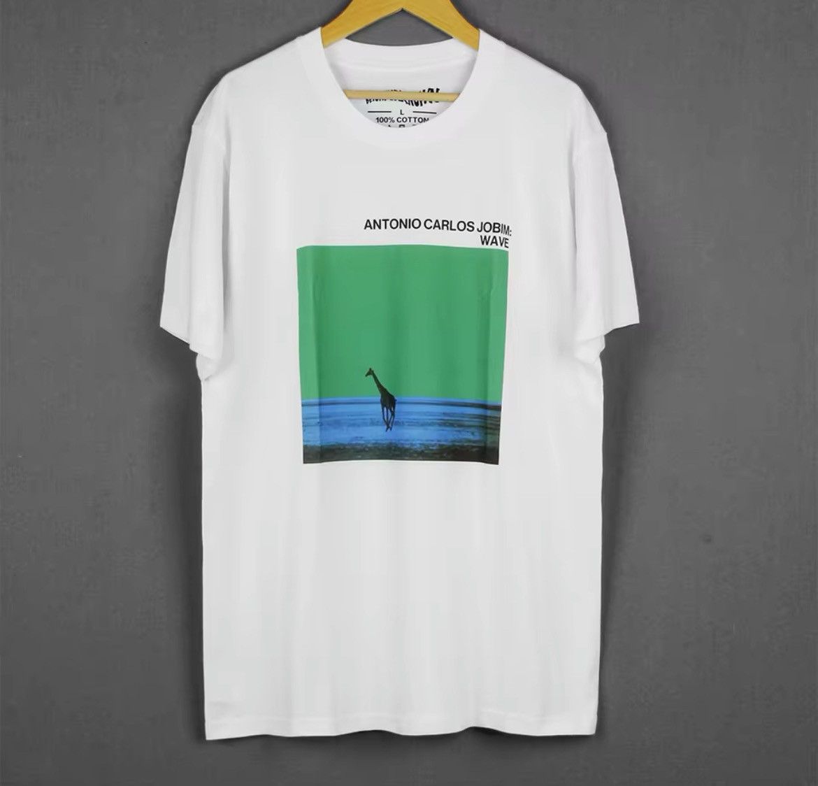 Japanese Brand × Vintage "Antonio Carlos Jobim" Graphic Printed Cotton Tshirt Size US XL / EU 56 / 4 - 1 Thumbnail