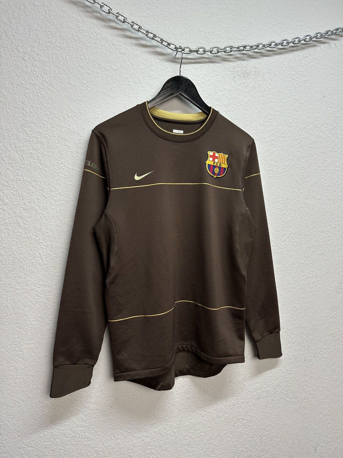 Travis Scott Vintage Nike Barcelona 2008 Long Sleeve Travis Scott Brown Size US S / EU 44-46 / 1 - 2 Thumbnail