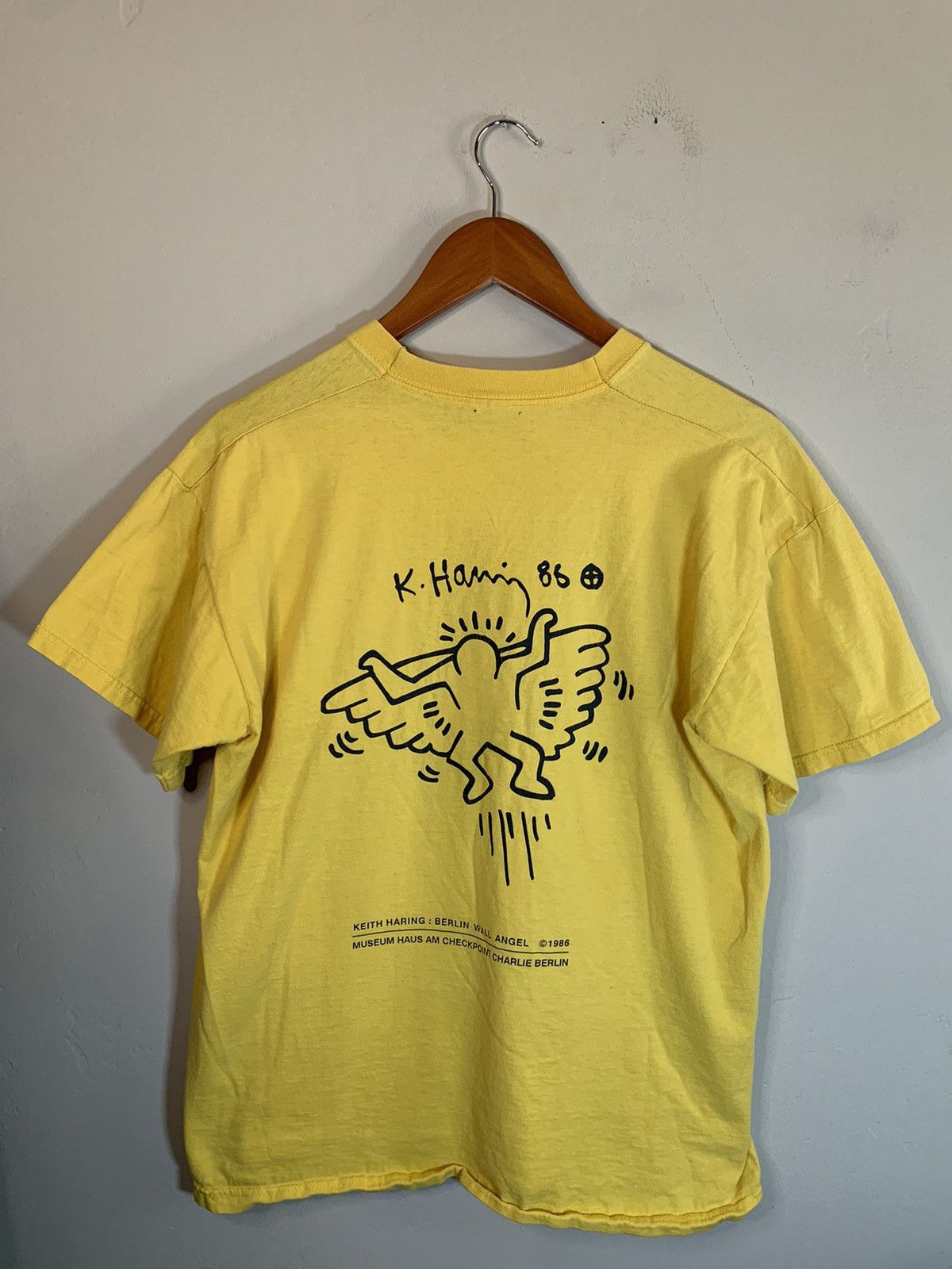 Keith Haring × Vintage RARE Vintage 1986 Keith Haring Berlin Wall Angel Art T-Shirt Size US L / EU 52-54 / 3 - 1 Thumbnail