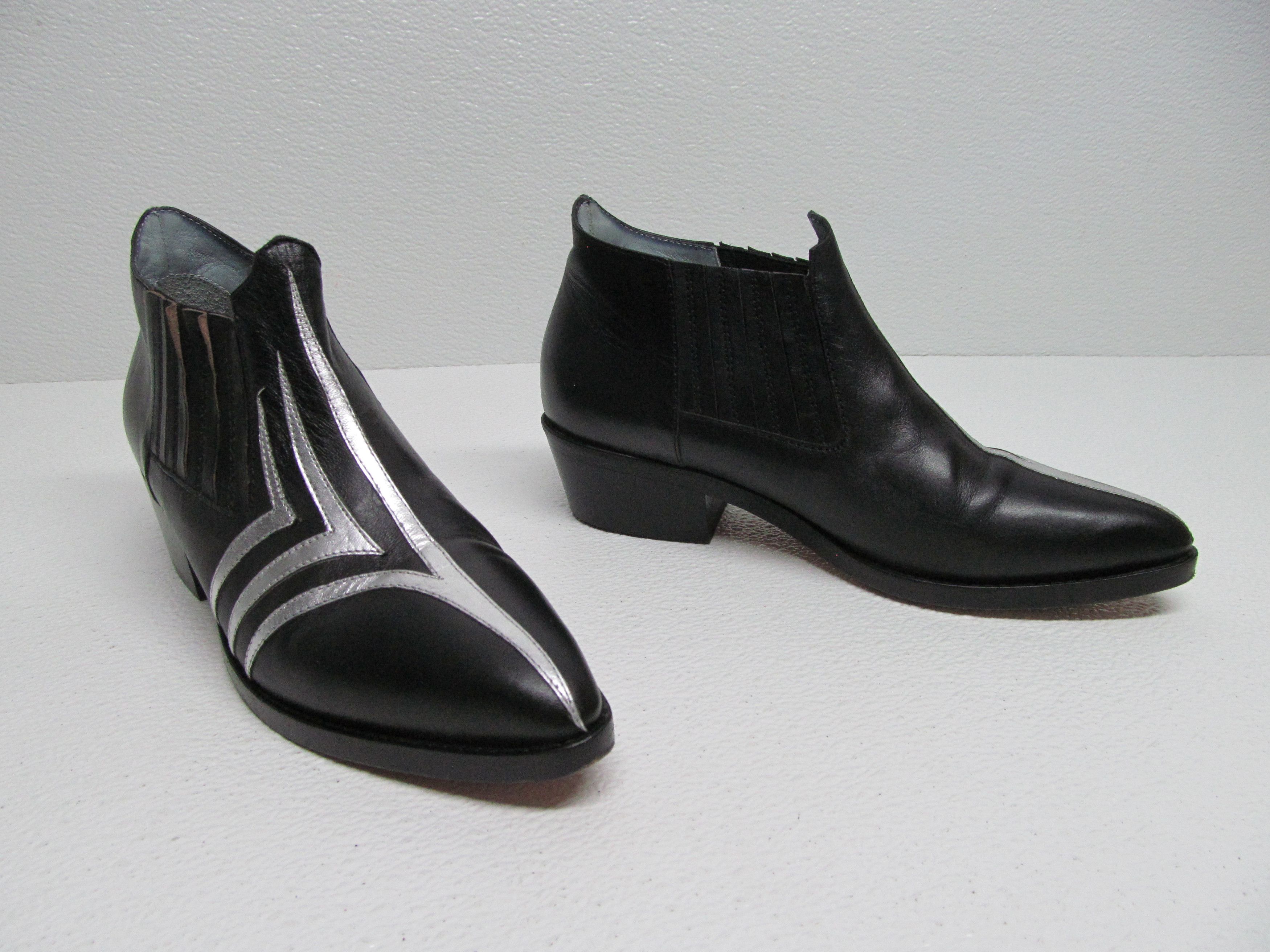 Chiara Ferragni Chiara Ferragni Ankle Boots Black /Silver Leather Rare Size US 7 / IT 37 - 1 Thumbnail
