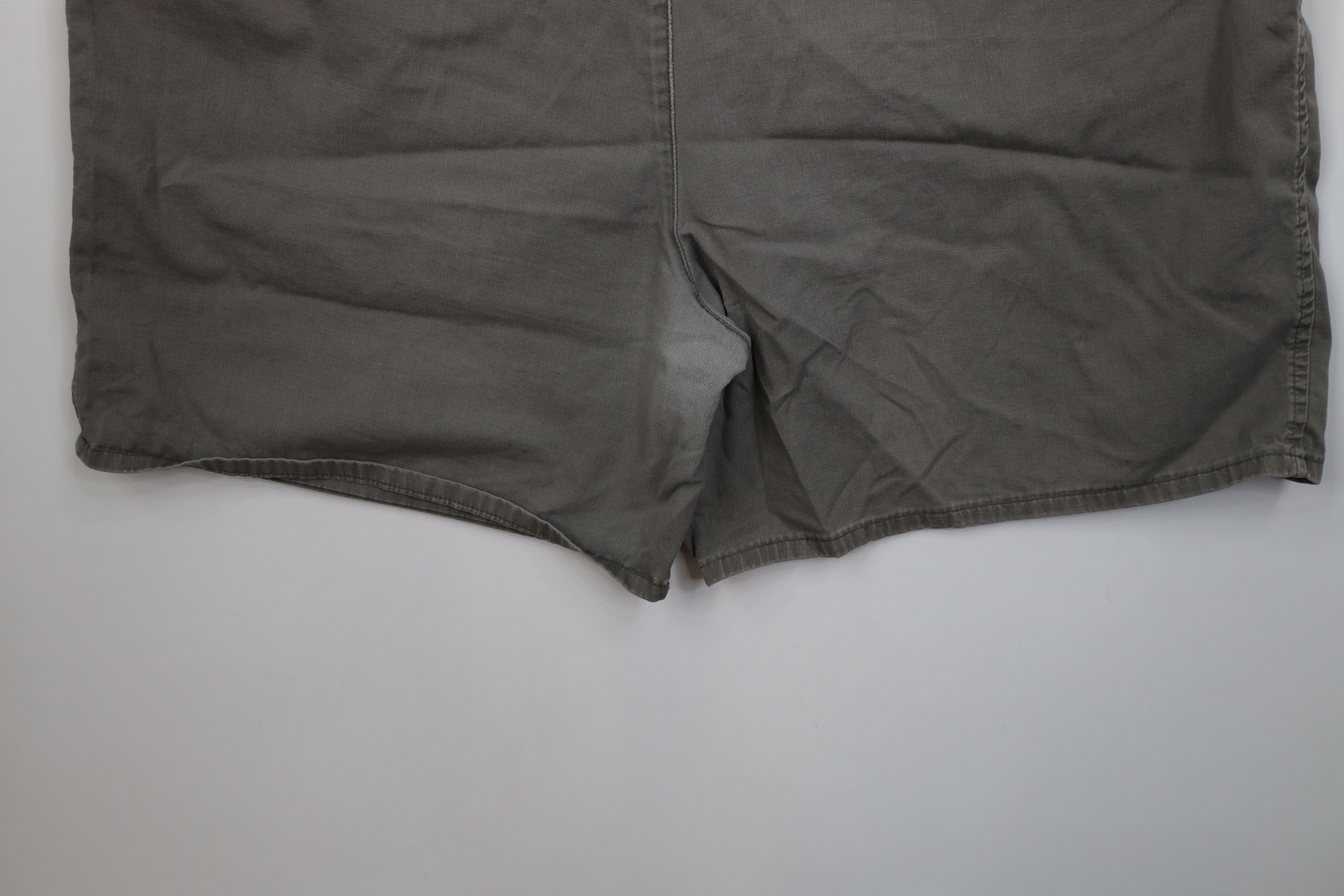 L.L. Bean Vintage 90s LL Bean Above Trekking Shorts Gray Green USA Size US 40 / EU 56 - 13 Thumbnail