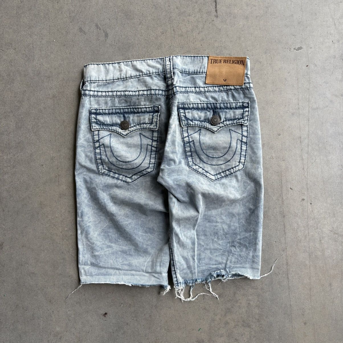 True Religion × Vintage Y2K True Religion Jean Shorts Cropped Grunge Fit 31" Jorts Size US 31 - 1 Thumbnail