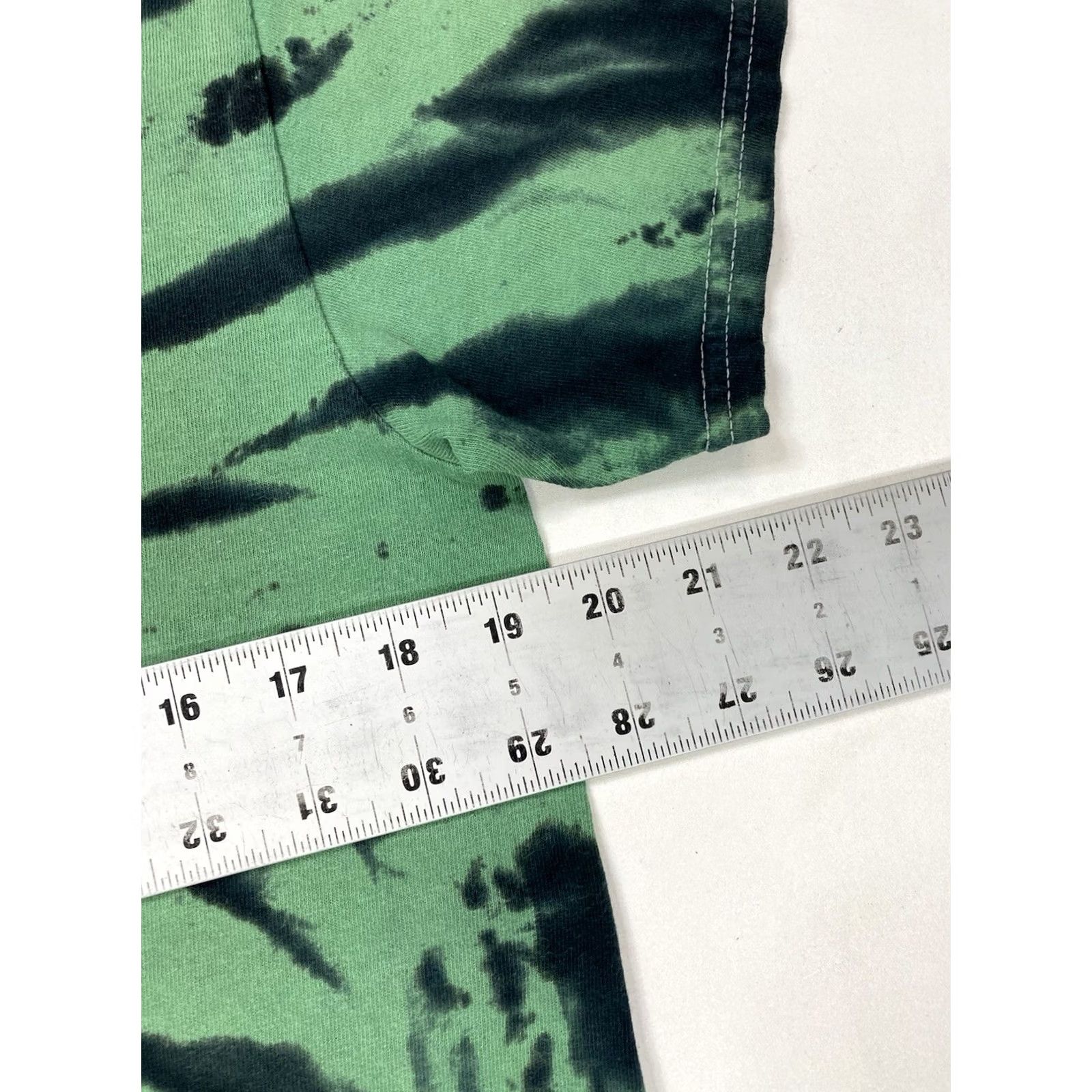 Vintage Zombie Makeout Club Graphic Print T-Shirt Men Medium Green Tie Dye Graphic Print Crew Neck Short Sleeve Anime Logo All Seasons - Mens Size US M / EU 48-50 / 2 - 6 Thumbnail