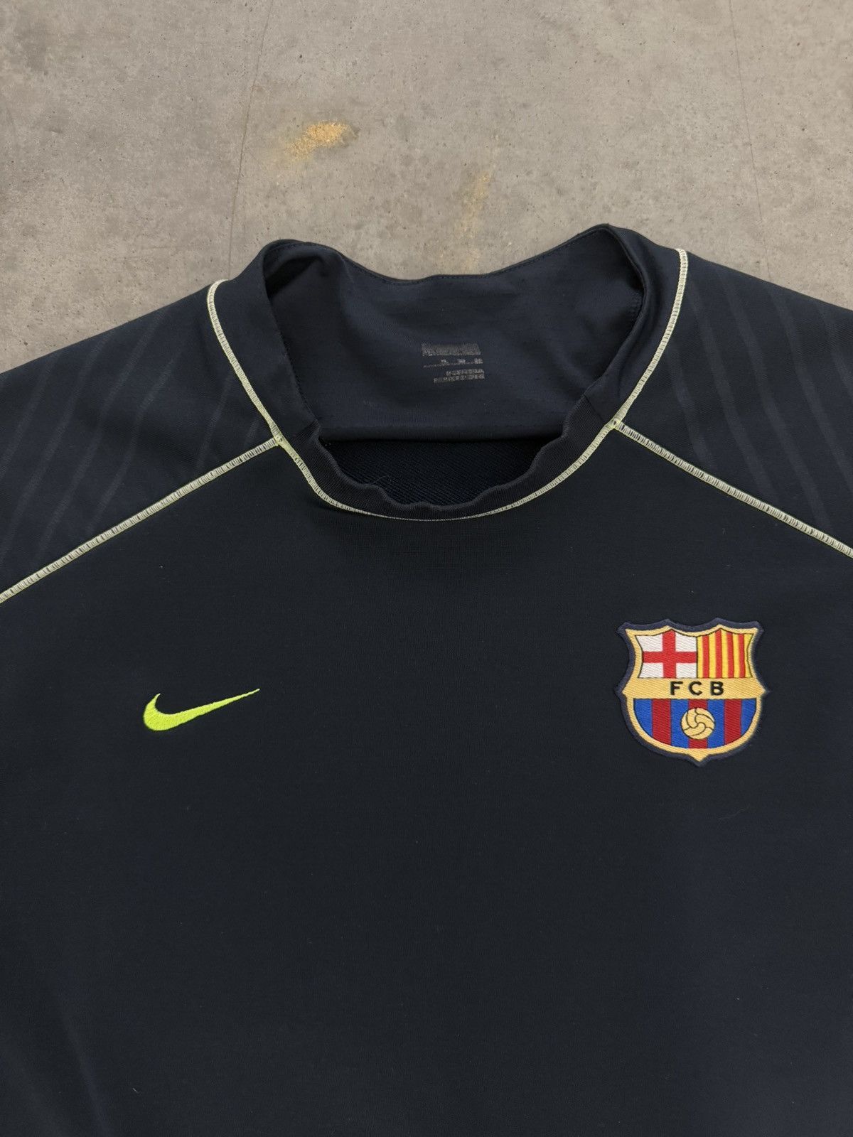 Nike FC Barcelona Nike Sweatshirt 2000s Soccer Navy Pullover Y2K Size US XL / EU 56 / 4 - 3 Thumbnail