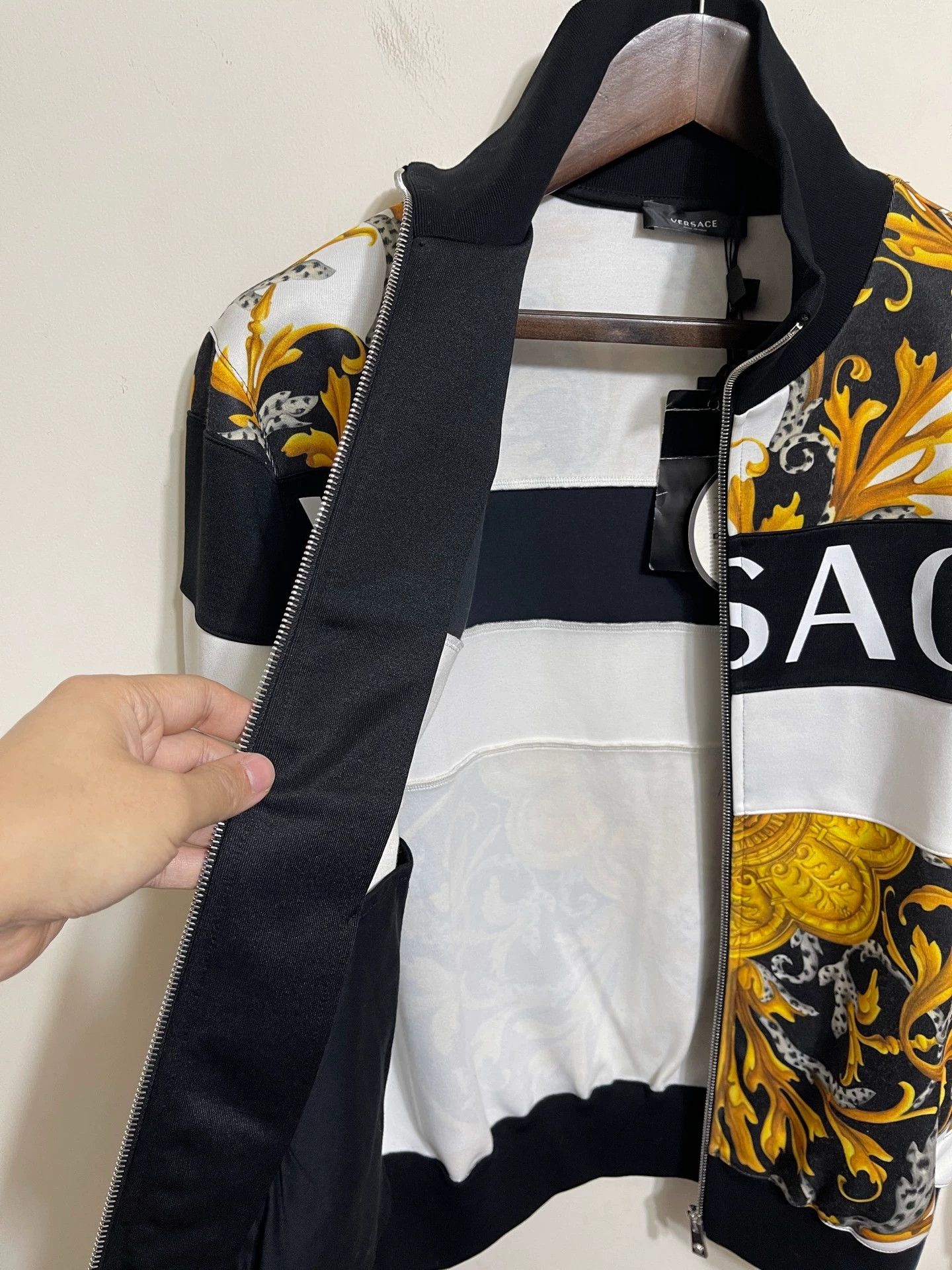 Versace VERSACE Baroque Pattern Wide-Short M Jacket Size US M / EU 48-50 / 2 - 6 Thumbnail