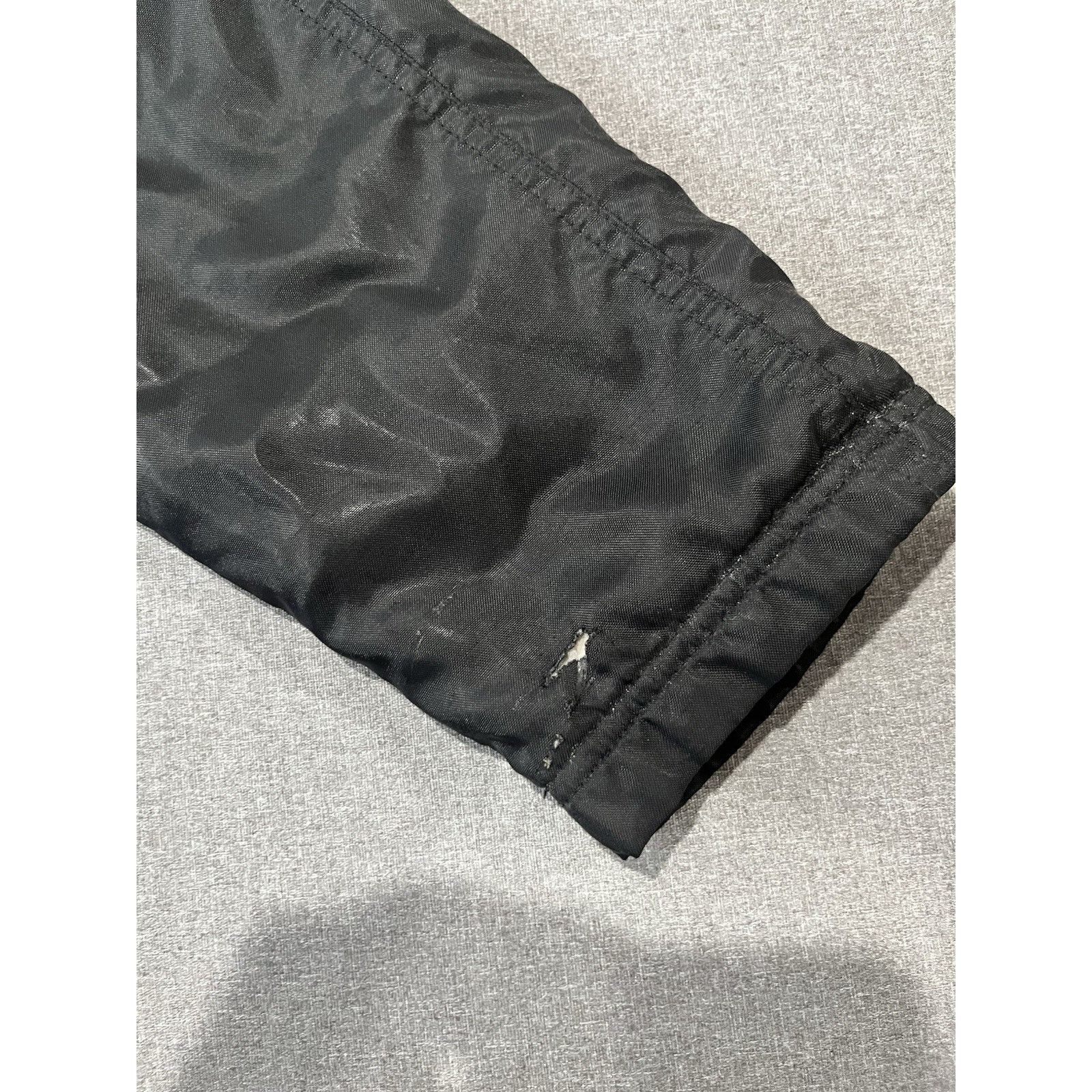 Nike Vintage Nike Jacket Men's Size Med Black Zip Gray Tag Y2K Size US M / EU 48-50 / 2 - 8 Thumbnail