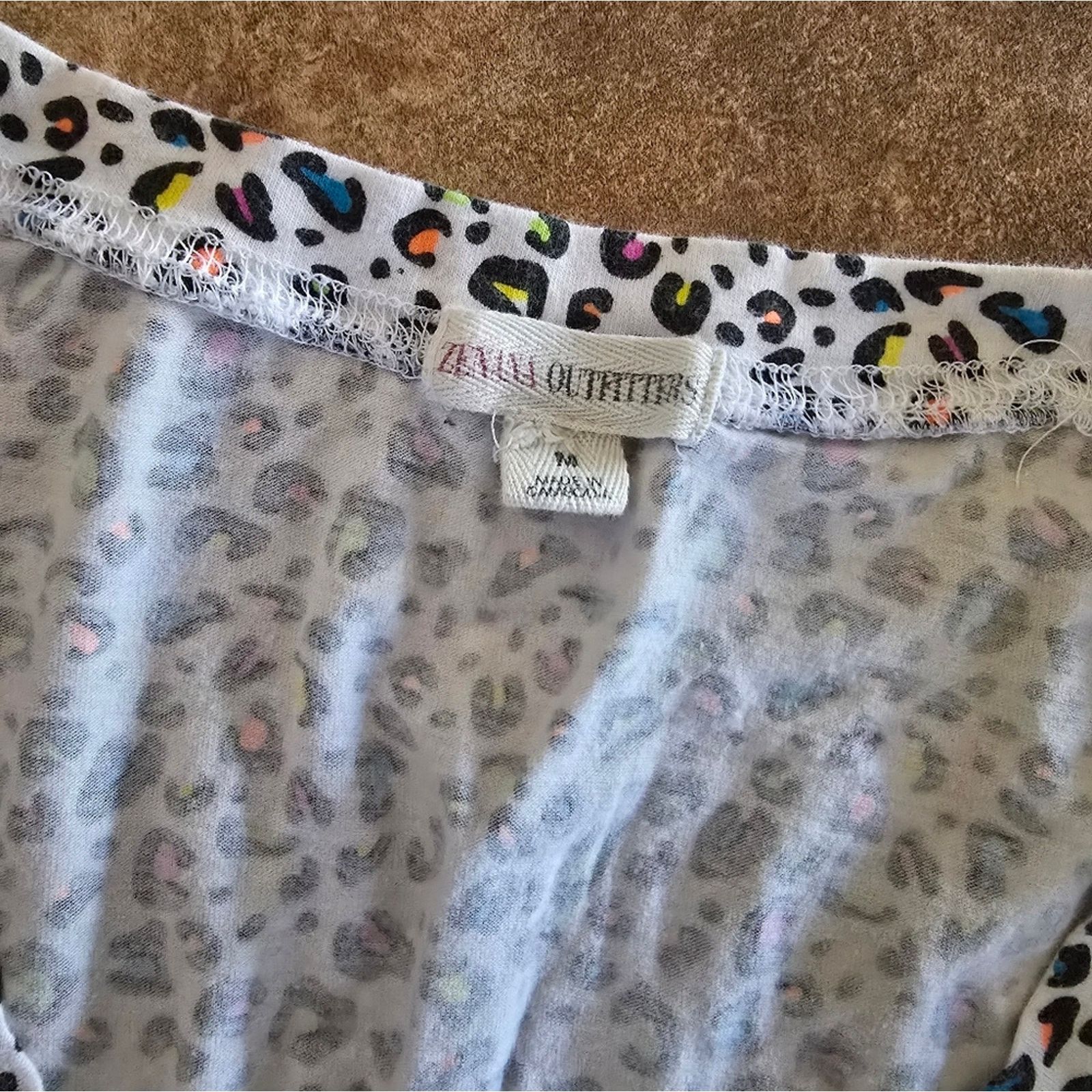 Other White Neon Leopard | ZENANA OUTFITTERS | Long Sleeve Size M / US 6-8 / IT 42-44 - 4 Thumbnail