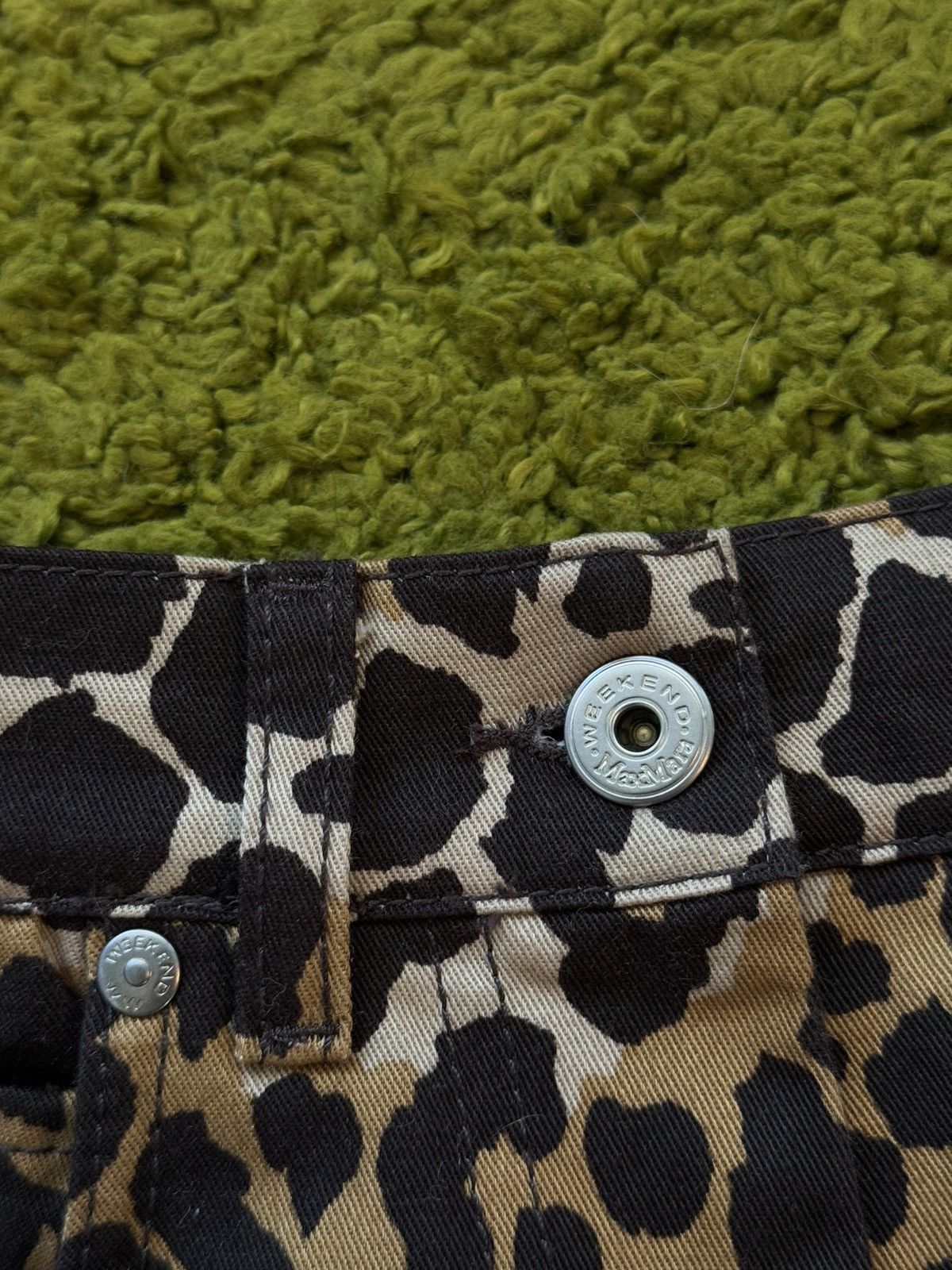 Designer × Max Mara × Weekend Max Mara Max Mara Weekend leopard pattern patch logo mini skirt Size 27" / US 4 / IT 40 - 4 Thumbnail