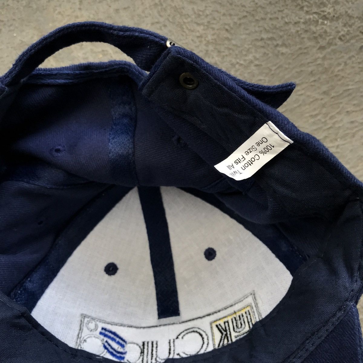 Vintage Archival hat. VINTAGE 2001 LUK CUP. Cycle event Size ONE SIZE - 11 Thumbnail