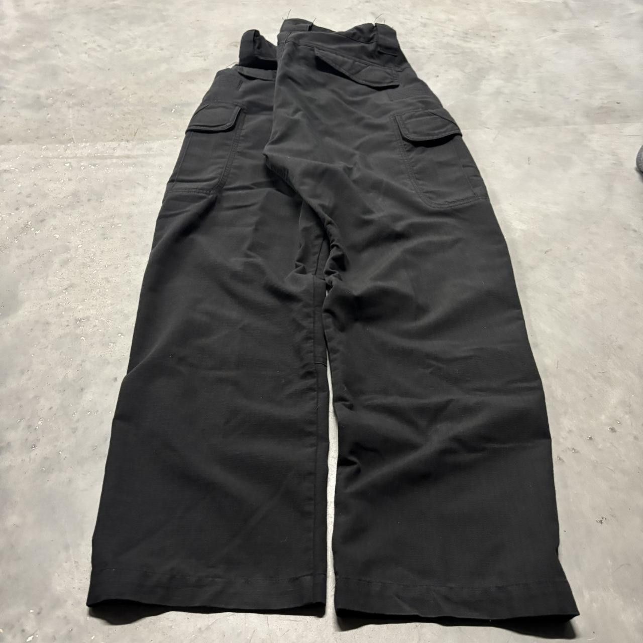 Japanese Brand × Vintage Crazy Vintage Y2K/2000s Baggy Black Streetwear Workwear Skater Cargo Pants! Size US 33 - 4 Thumbnail
